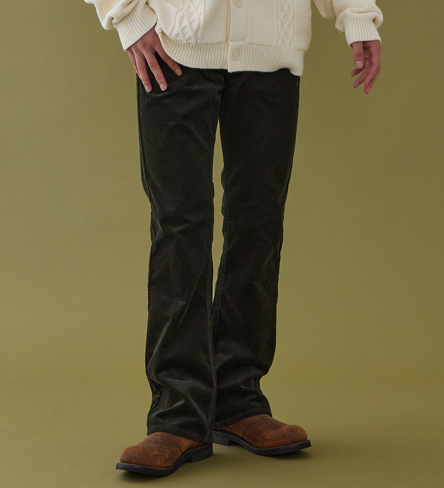 Lee(リー)の【予約P】AMERICAN STANDARD 102 ブーツカット コーデュロイ【暖】|パンツ/パンツ/メンズ|オリーブ