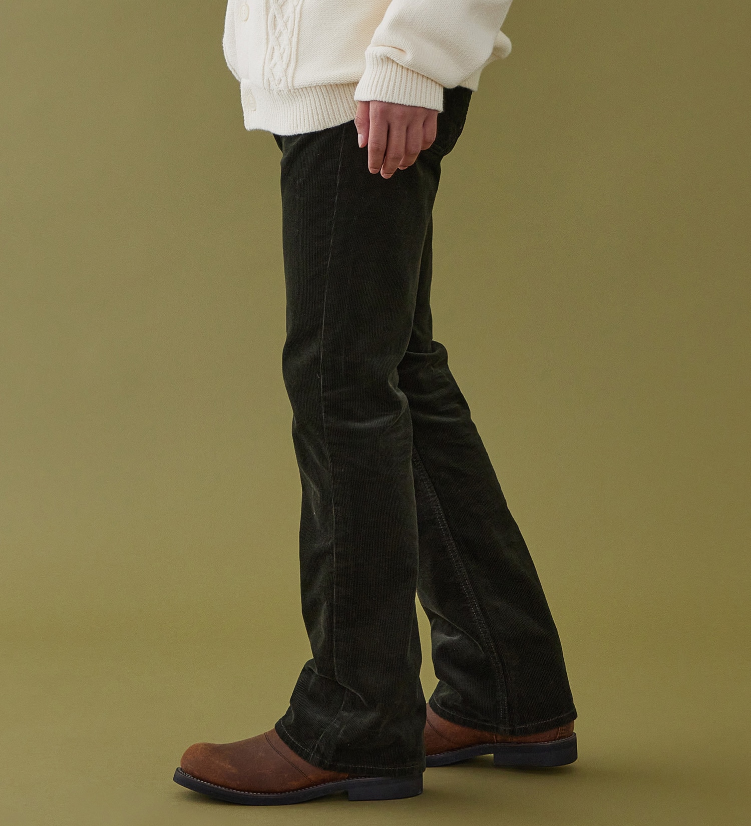 Lee(リー)の【予約P】AMERICAN STANDARD 102 ブーツカット コーデュロイ【暖】|パンツ/パンツ/メンズ|オリーブ