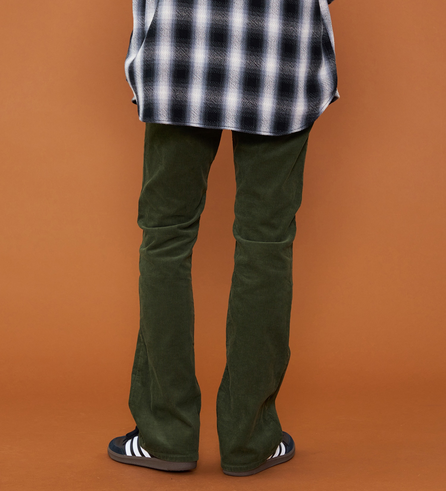 Lee(リー)の【予約P】【暖】AMERICAN STANDARD 102ブーツカット コーデュロイパンツ/コーデュロイセットアップ可|パンツ/パンツ/メンズ|オリーブ