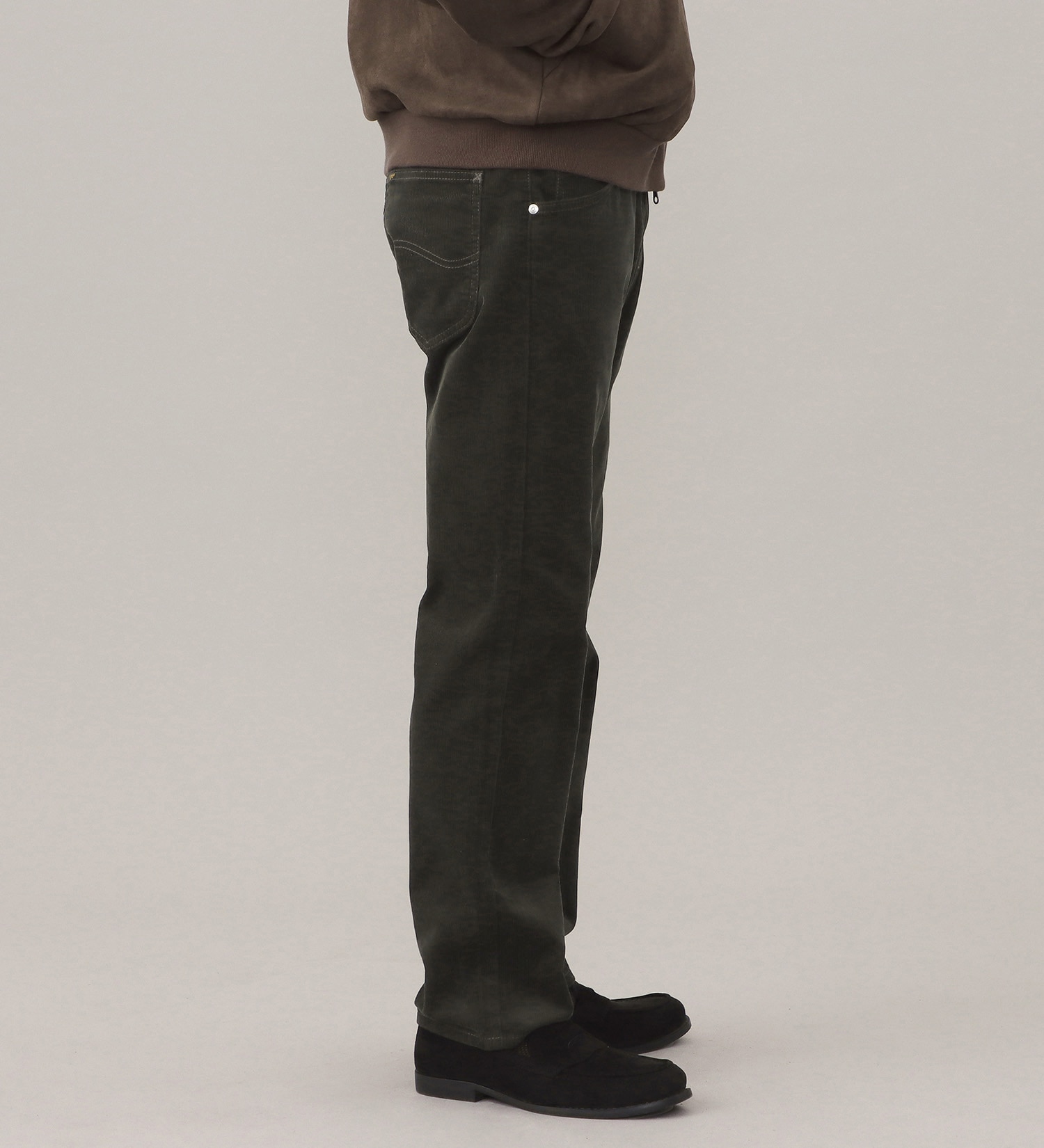 Lee(リー)の【予約P】AMERICAN STANDARD 201 ストレート コーデュロイ【暖】|パンツ/パンツ/メンズ|オリーブ