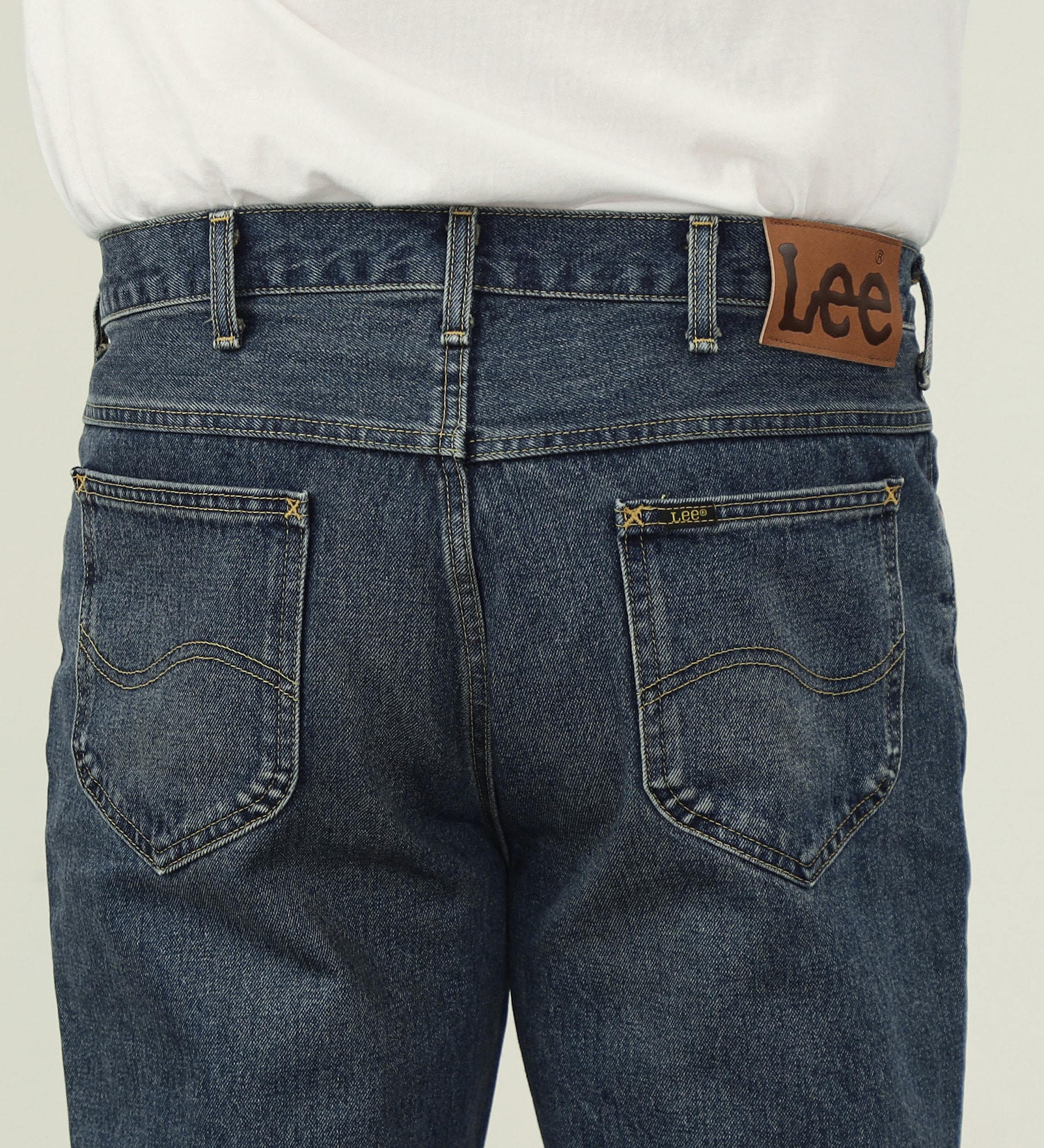 Lee(リー)の【10％OFF対象】AMERICAN STANDARD 201 ストレートジーンズ|パンツ/デニムパンツ/メンズ|中色ブルー