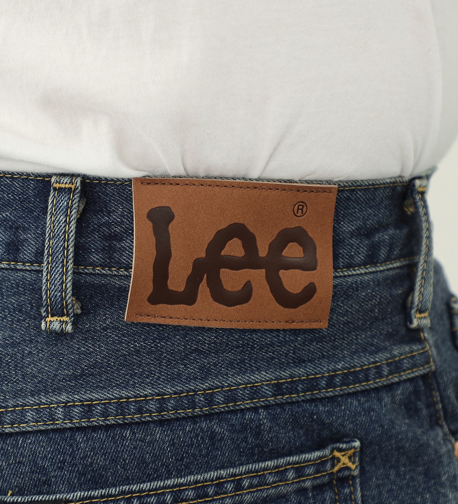 Lee(リー)の【10％OFF対象】AMERICAN STANDARD 201 ストレートジーンズ|パンツ/デニムパンツ/メンズ|中色ブルー