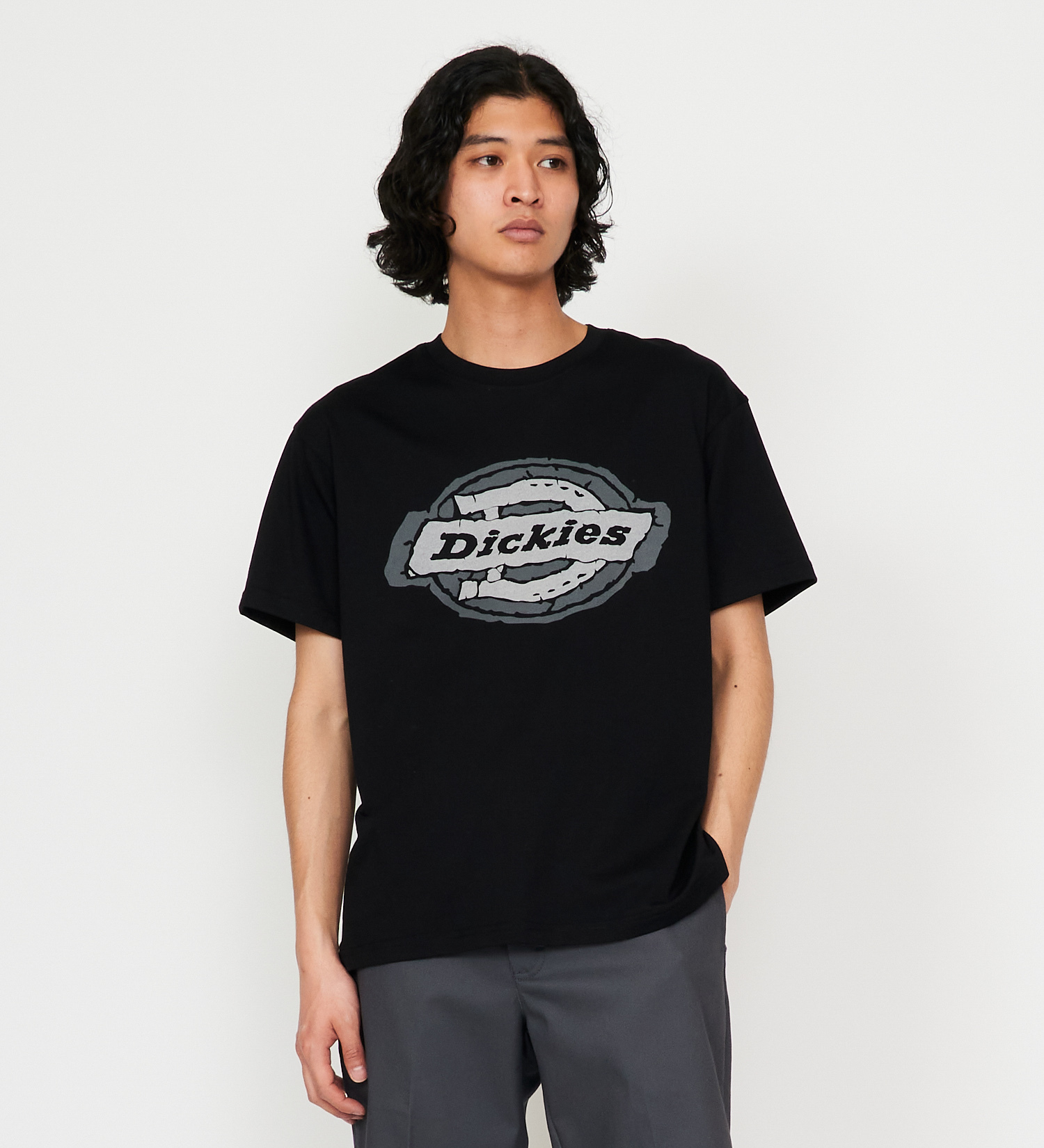 Dickies(ディッキーズ)のラフエッジ ホースシューロゴ プリントTシャツ|トップス/Tシャツ/カットソー/メンズ|ブラック