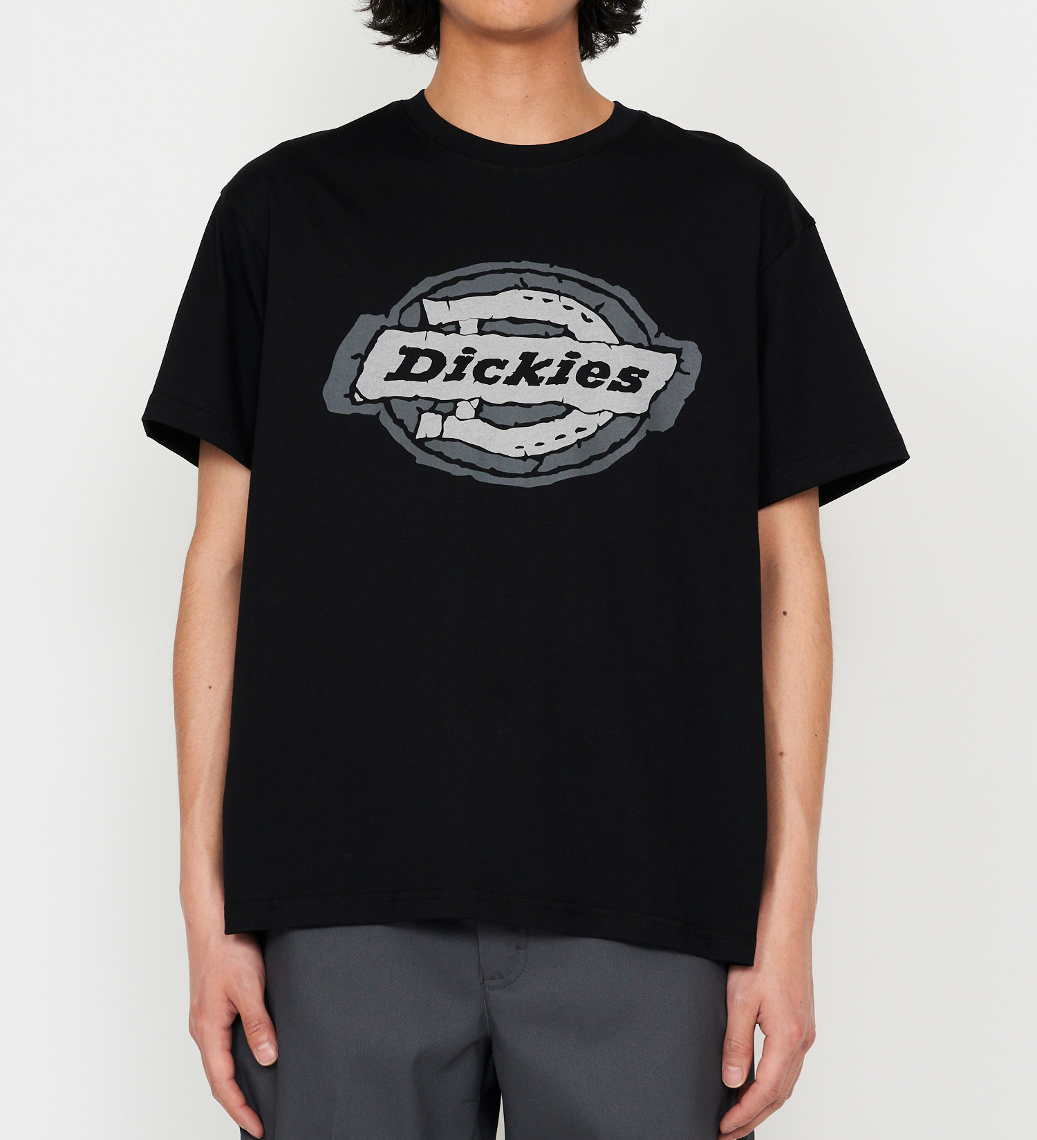 Dickies(ディッキーズ)のラフエッジ ホースシューロゴ プリントTシャツ|トップス/Tシャツ/カットソー/メンズ|ブラック