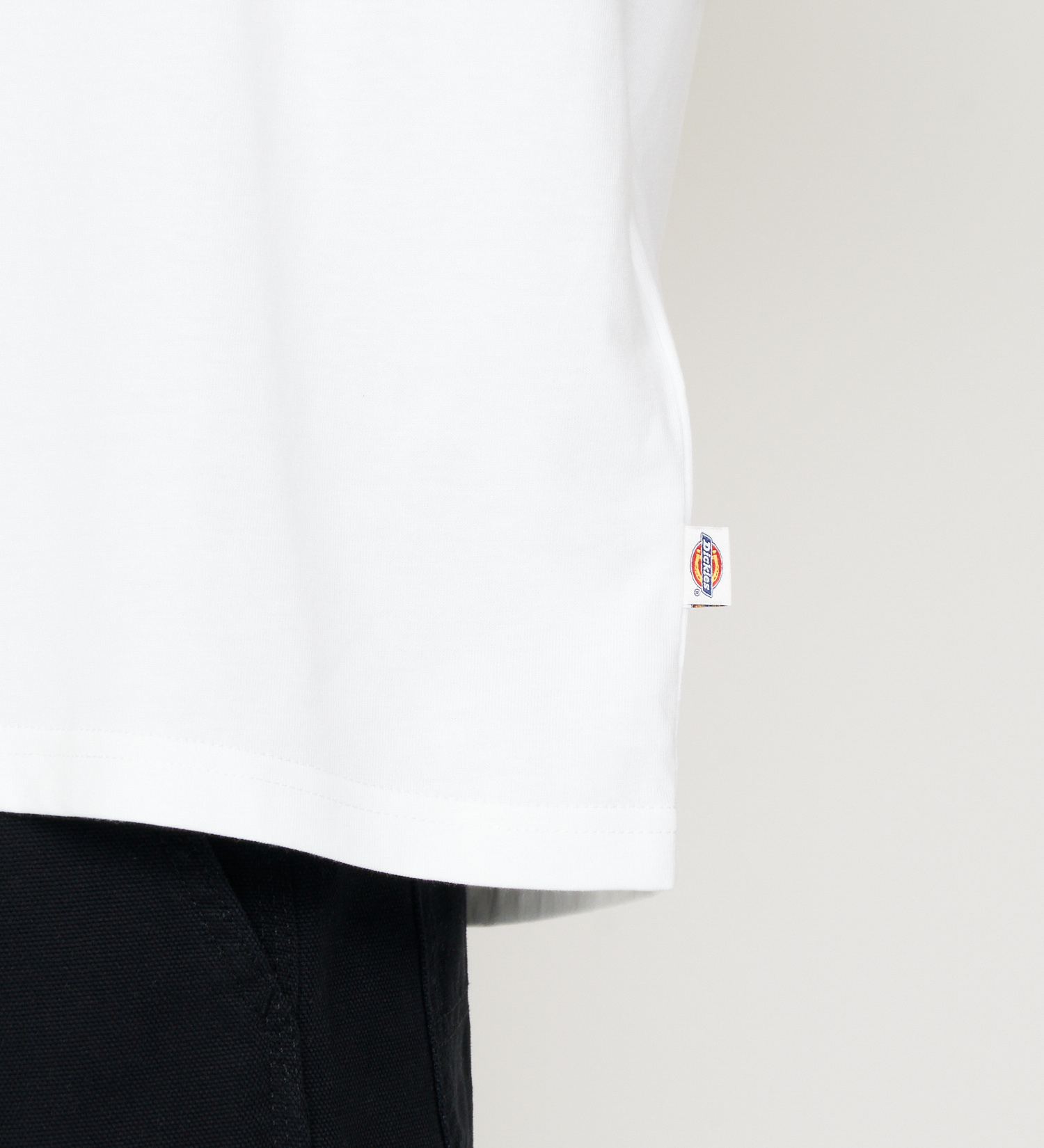 Dickies(ディッキーズ)のラフエッジ ホースシューロゴ プリントTシャツ|トップス/Tシャツ/カットソー/メンズ|ホワイト