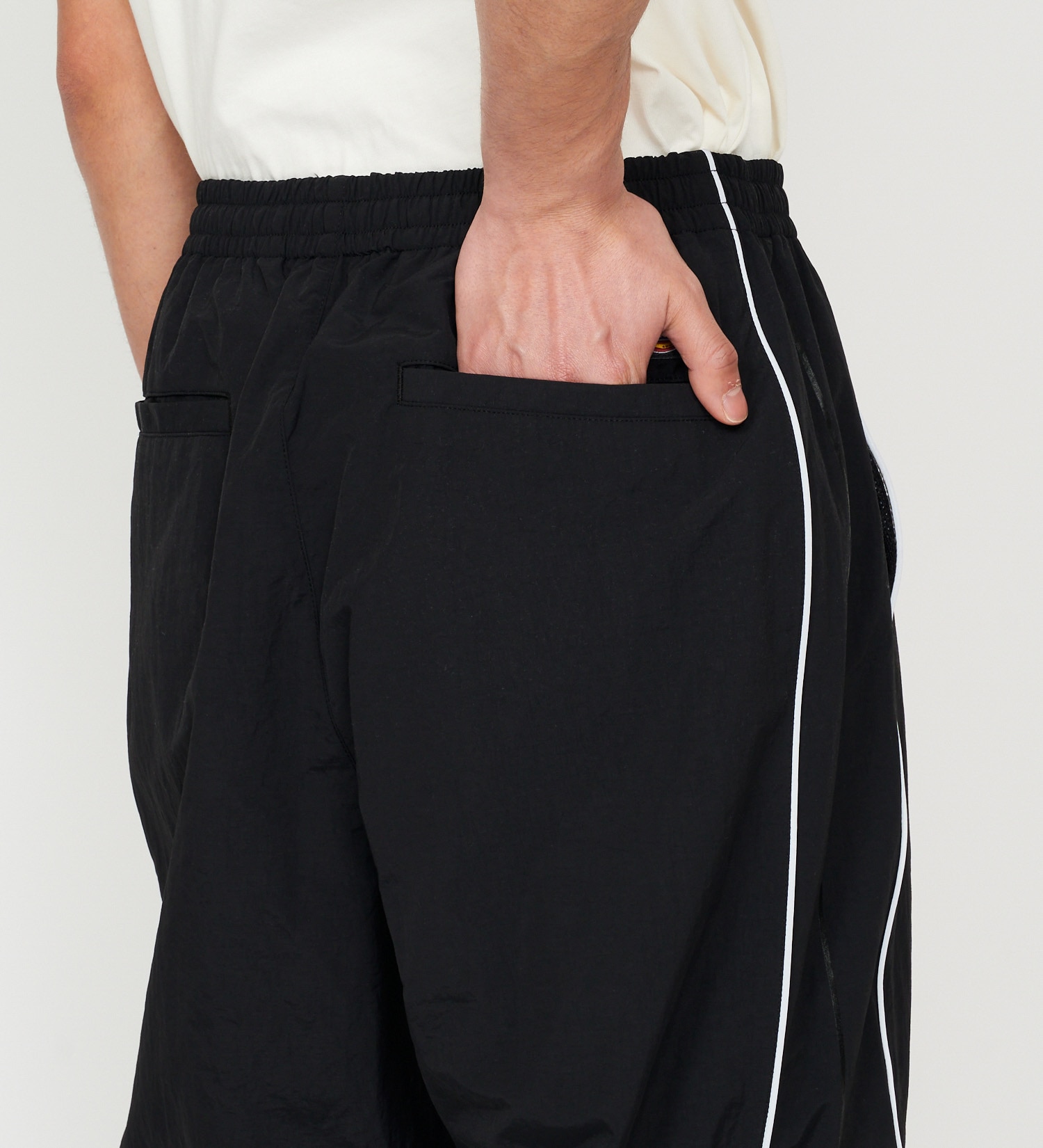 Dickies(ディッキーズ)のナイロントラックパンツ|パンツ/パンツ/メンズ|ブラック