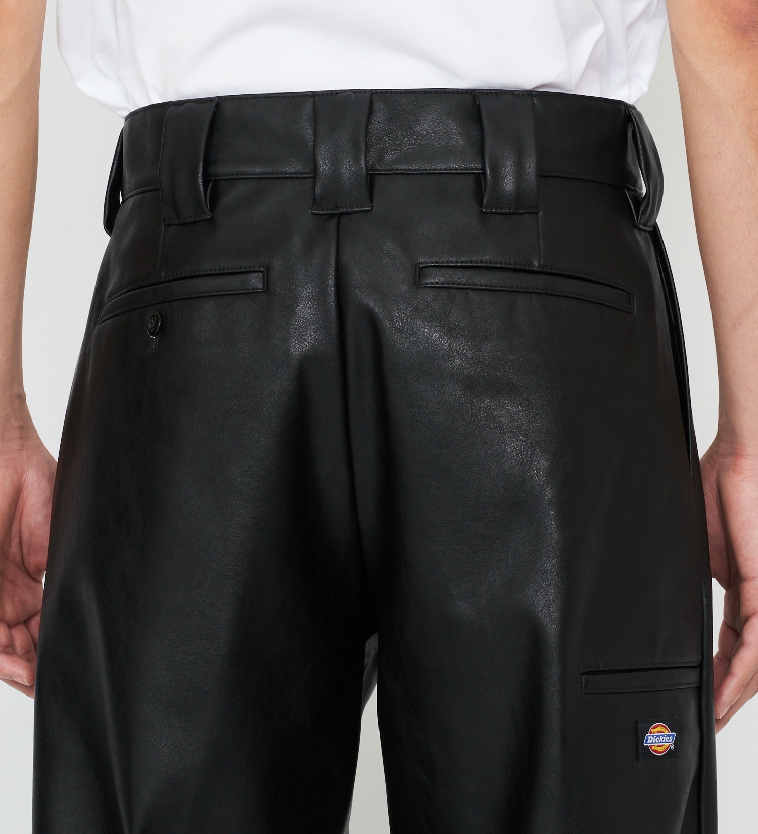 Dickies(ディッキーズ)のシンセティックレザーワークパンツ|パンツ/パンツ/メンズ|ブラック