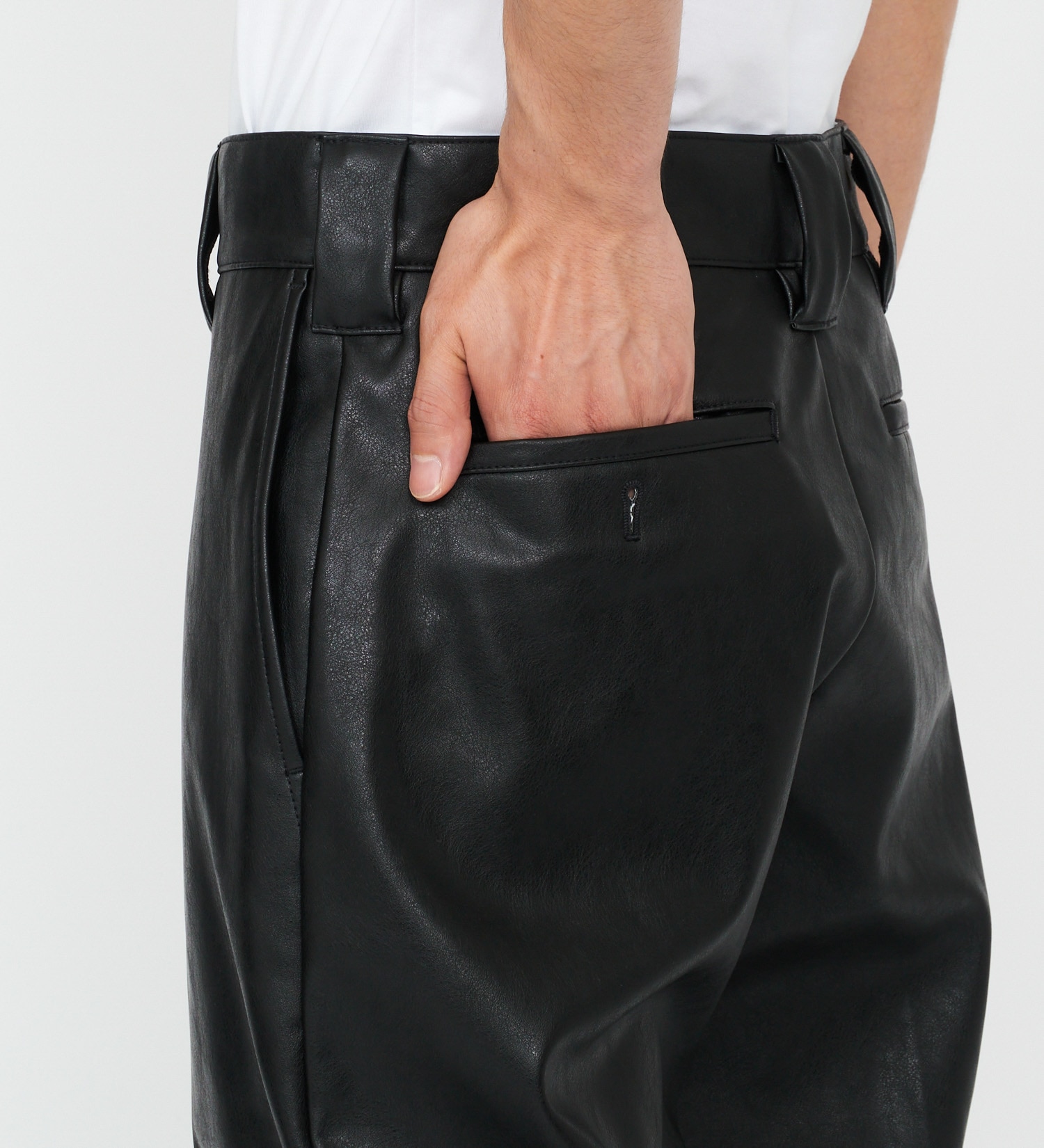 Dickies(ディッキーズ)のシンセティックレザーワークパンツ|パンツ/パンツ/メンズ|ブラック