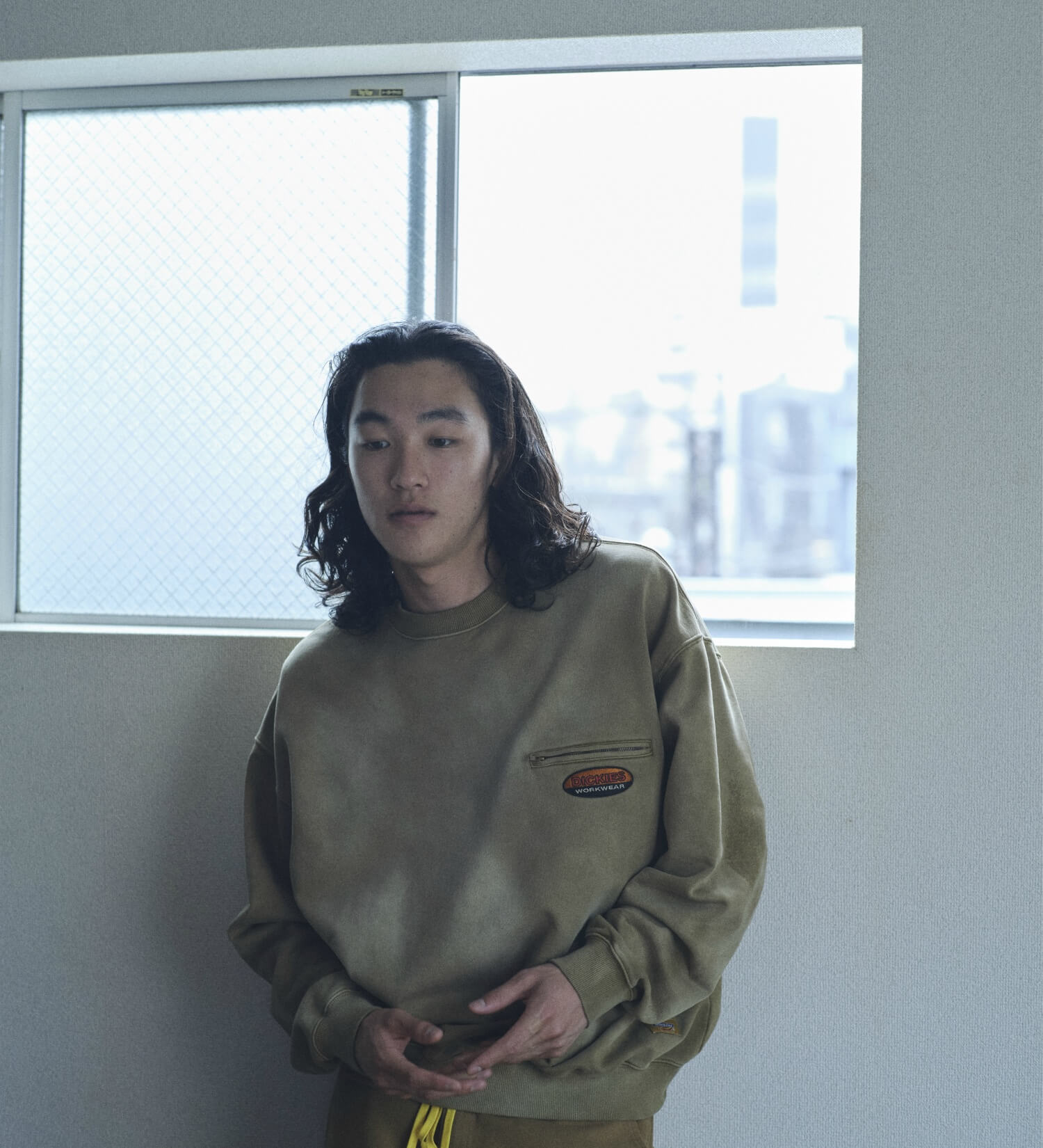 Dickies(ディッキーズ)の【Dickies(R) x  SEDAN ALL-PURPOSE(R)】Faded Washed Crewneck Sweatshirt|トップス/スウェット/メンズ|カーキ