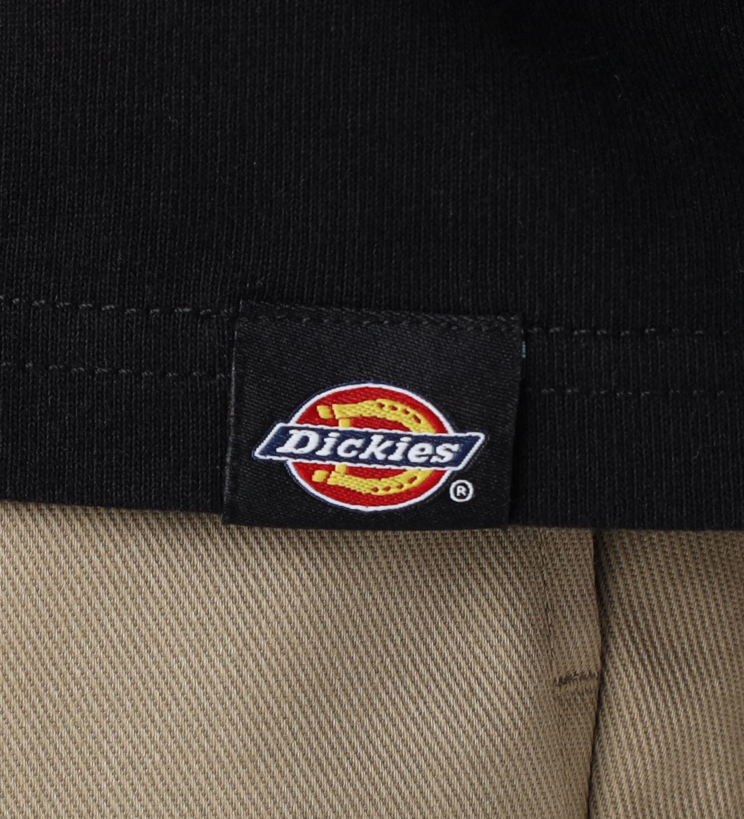 Dickies(ディッキーズ)のヘンリーネック エンブレムTシャツ|トップス/Tシャツ/カットソー/メンズ|ブラック