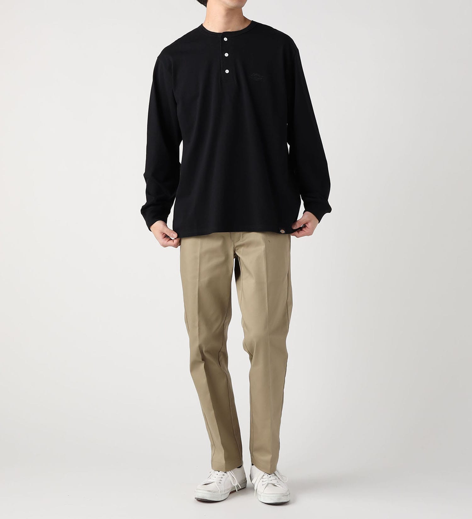 Dickies(ディッキーズ)のヘンリーネック エンブレムTシャツ|トップス/Tシャツ/カットソー/メンズ|ブラック