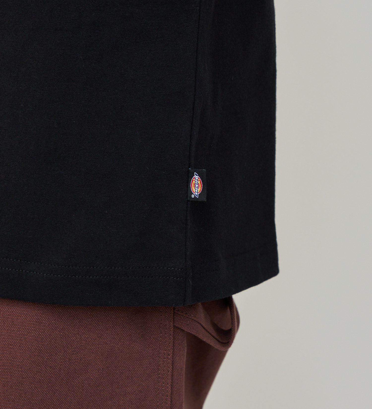 Dickies(ディッキーズ)のアーチロゴロングスリーブTシャツ|トップス/Tシャツ/カットソー/メンズ|ブラック