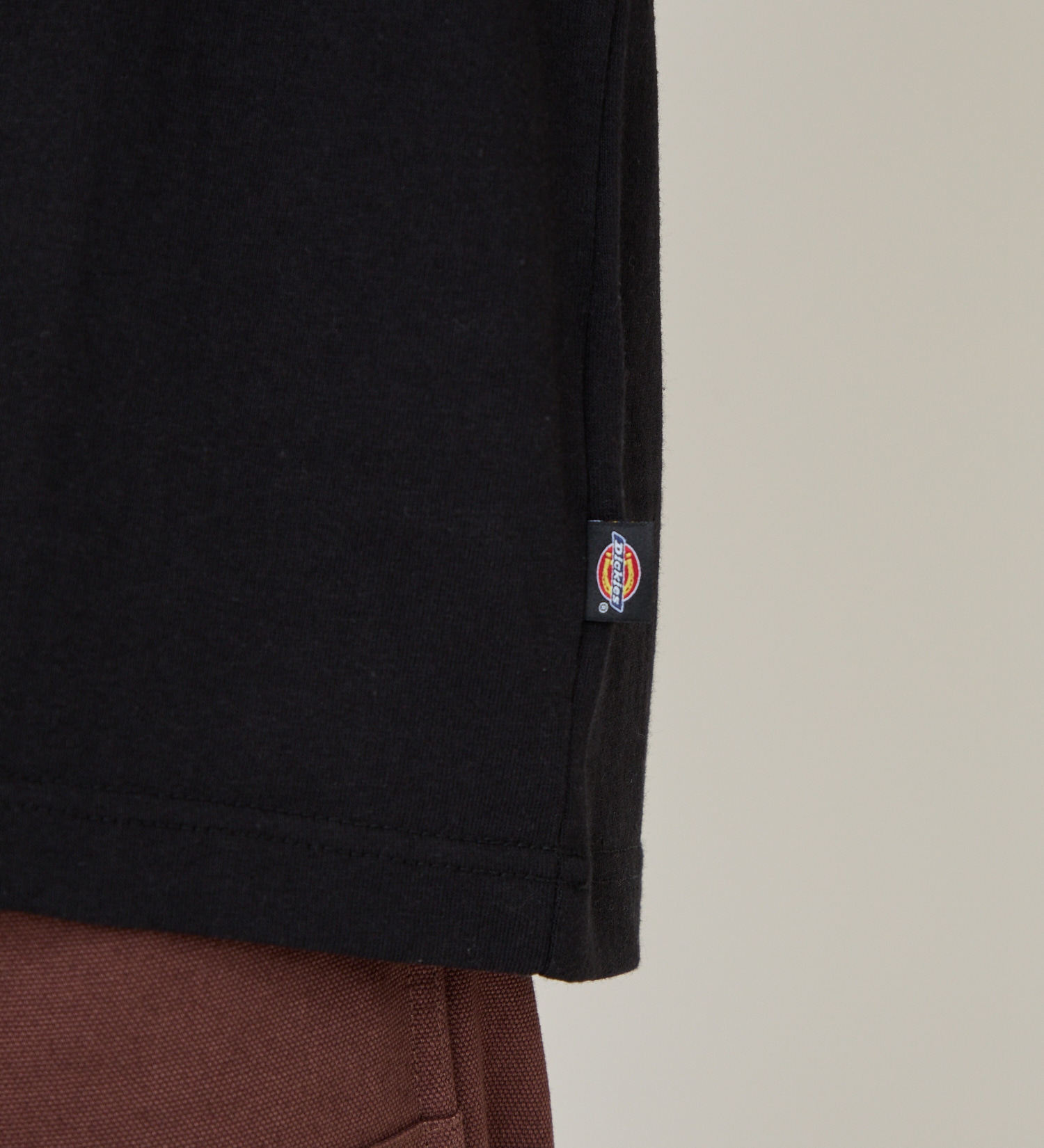 Dickies(ディッキーズ)のグラフィックロングスリーブTシャツA-2|トップス/Tシャツ/カットソー/メンズ|ブラック