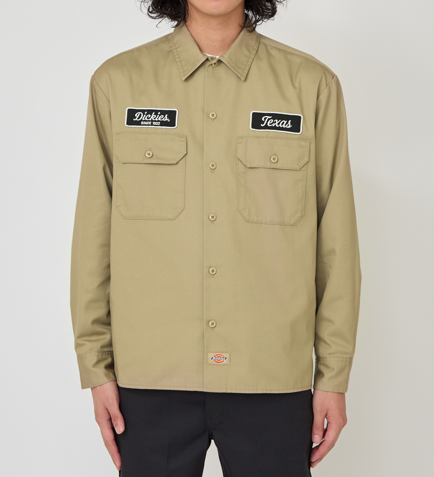 Dickies(ディッキーズ)のバック刺繍シャツ|トップス/シャツ/ブラウス/メンズ|カーキ