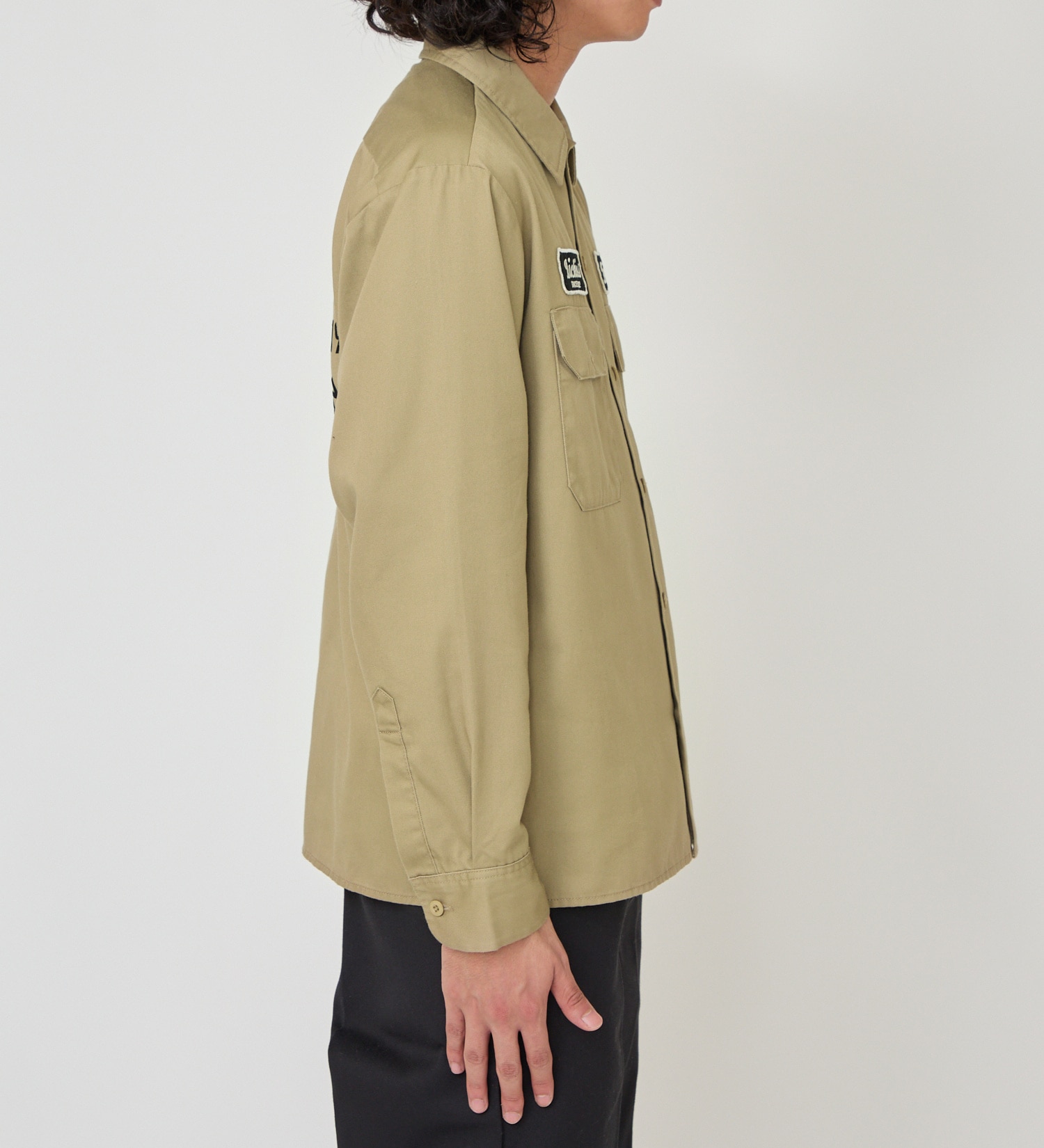 Dickies(ディッキーズ)のバック刺繍シャツ|トップス/シャツ/ブラウス/メンズ|カーキ