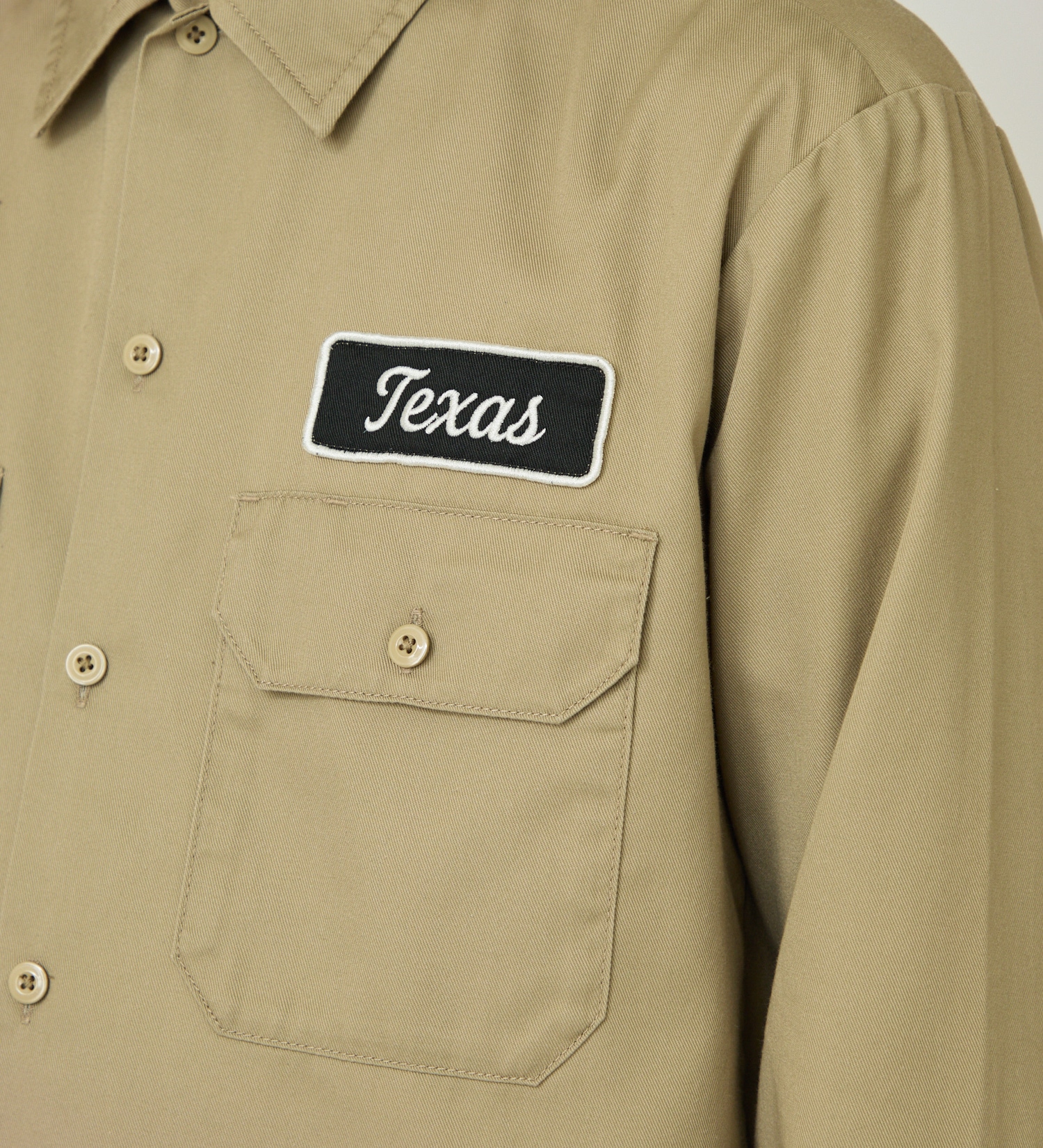 Dickies(ディッキーズ)のバック刺繍シャツ|トップス/シャツ/ブラウス/メンズ|カーキ