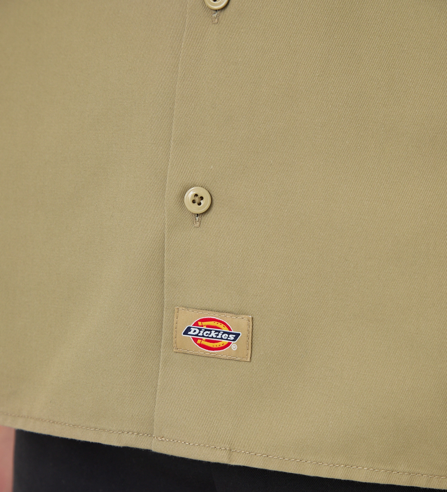 Dickies(ディッキーズ)のバック刺繍シャツ|トップス/シャツ/ブラウス/メンズ|カーキ