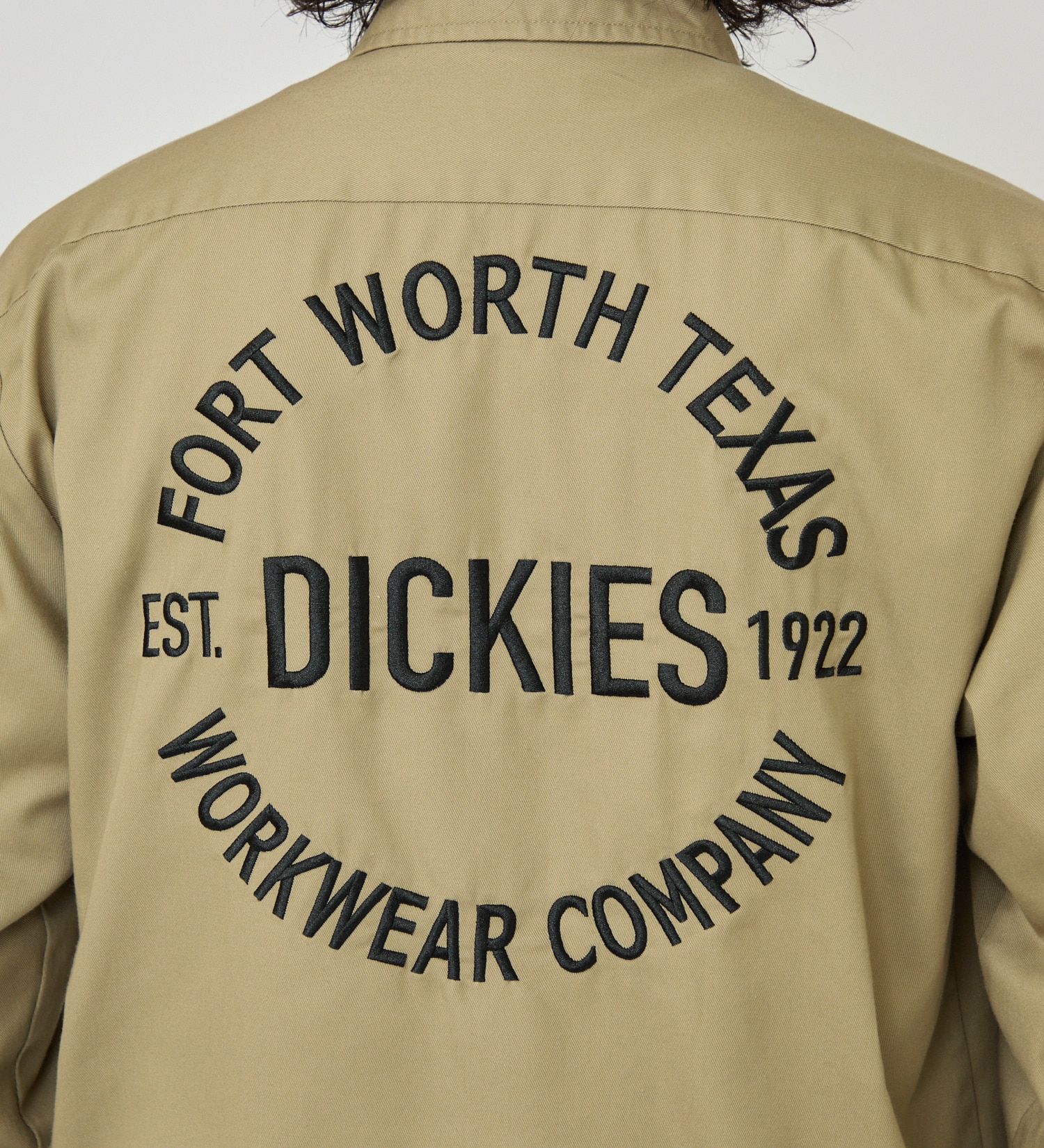 Dickies(ディッキーズ)のバック刺繍シャツ|トップス/シャツ/ブラウス/メンズ|カーキ