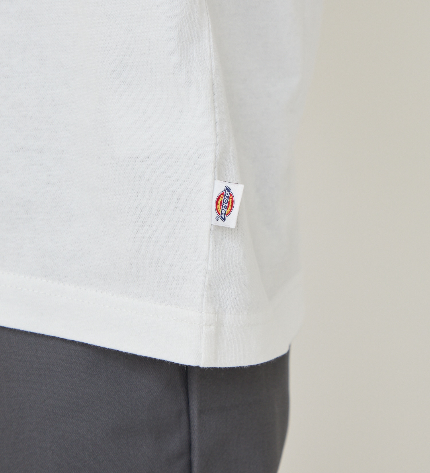 Dickies(ディッキーズ)のグラフィックロングスリーブTシャツS-2|トップス/Tシャツ/カットソー/メンズ|ホワイト