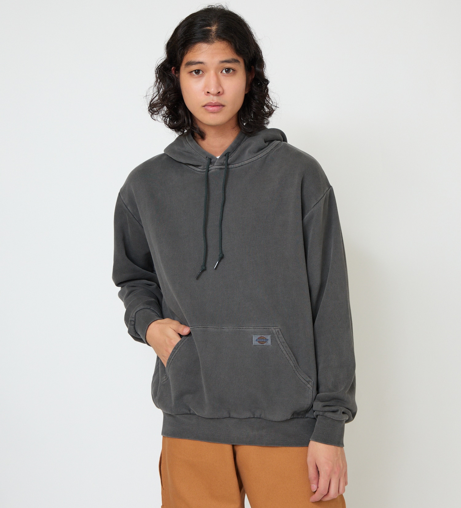 Dickies(ディッキーズ)のピグメントフーディー|トップス/パーカー/メンズ|ブラック