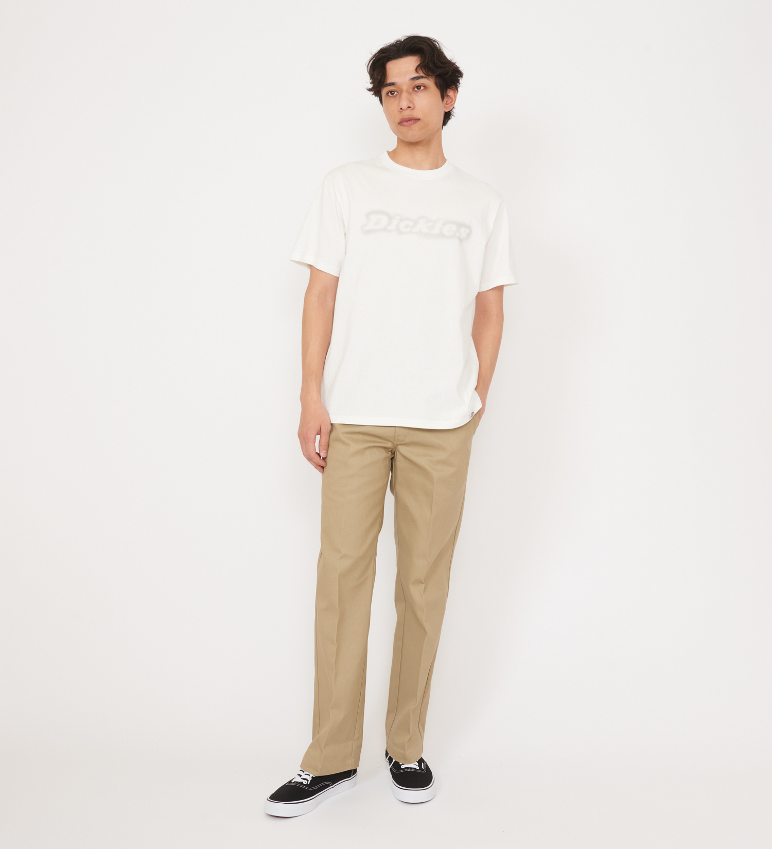Dickies(ディッキーズ)のグラフィックTシャツ 半袖(Fuzzy Logo)|トップス/Tシャツ/カットソー/メンズ|ホワイト