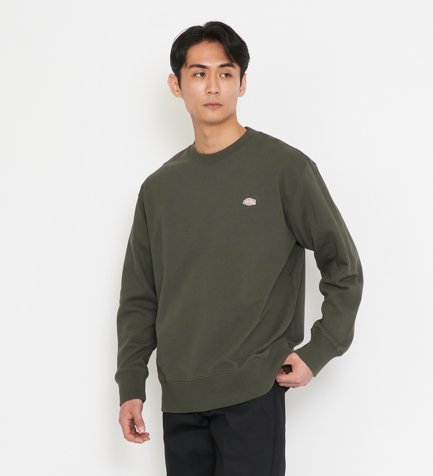 Dickies(ディッキーズ)のワッペンクルーネック スウェット|トップス/スウェット/メンズ|オリーブ