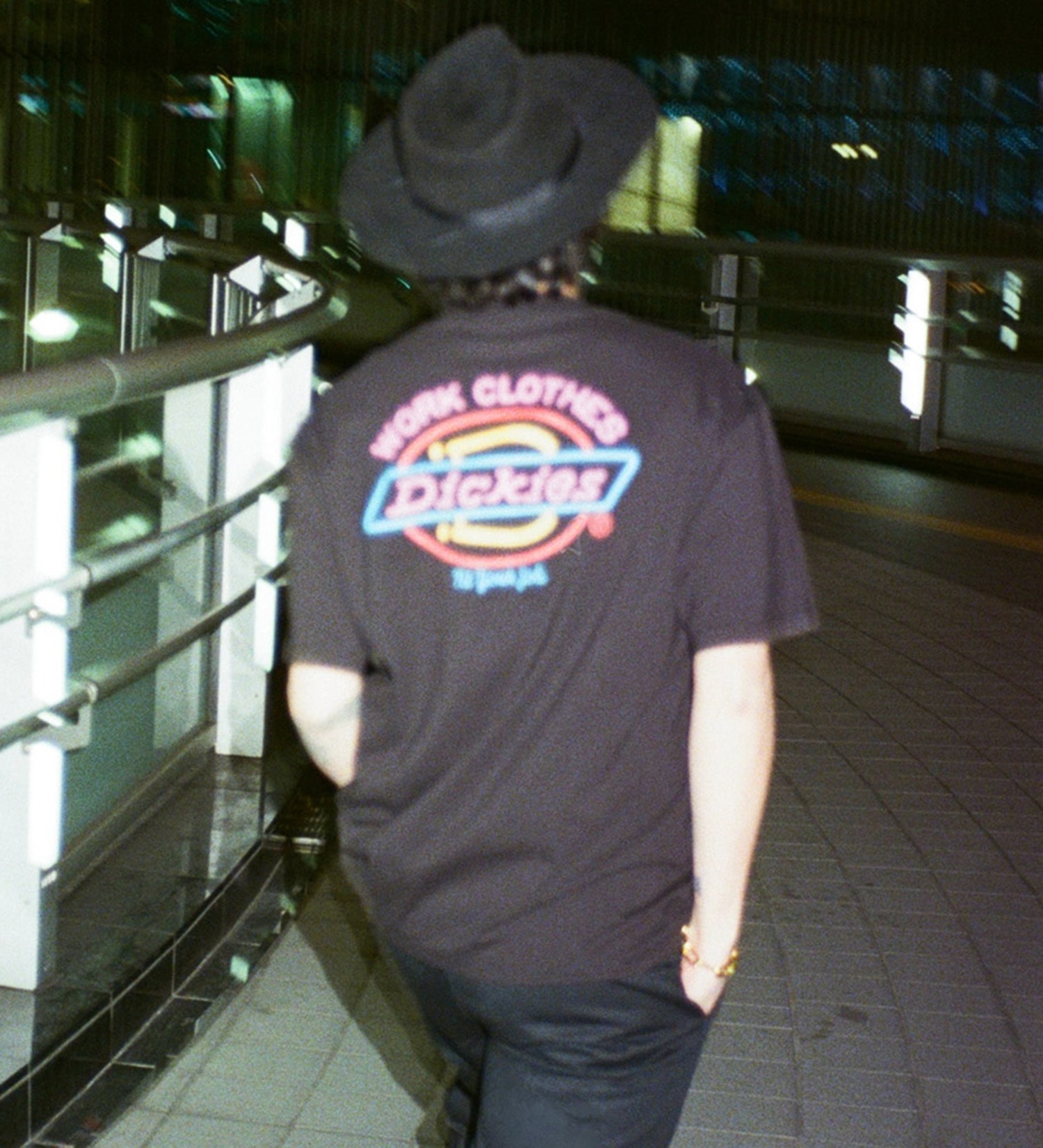 Dickies(ディッキーズ)の【Dickies xYamanobe Bros】NEONLOGOプリントTシャツ 半袖|トップス/Tシャツ/カットソー/メンズ|ブラック