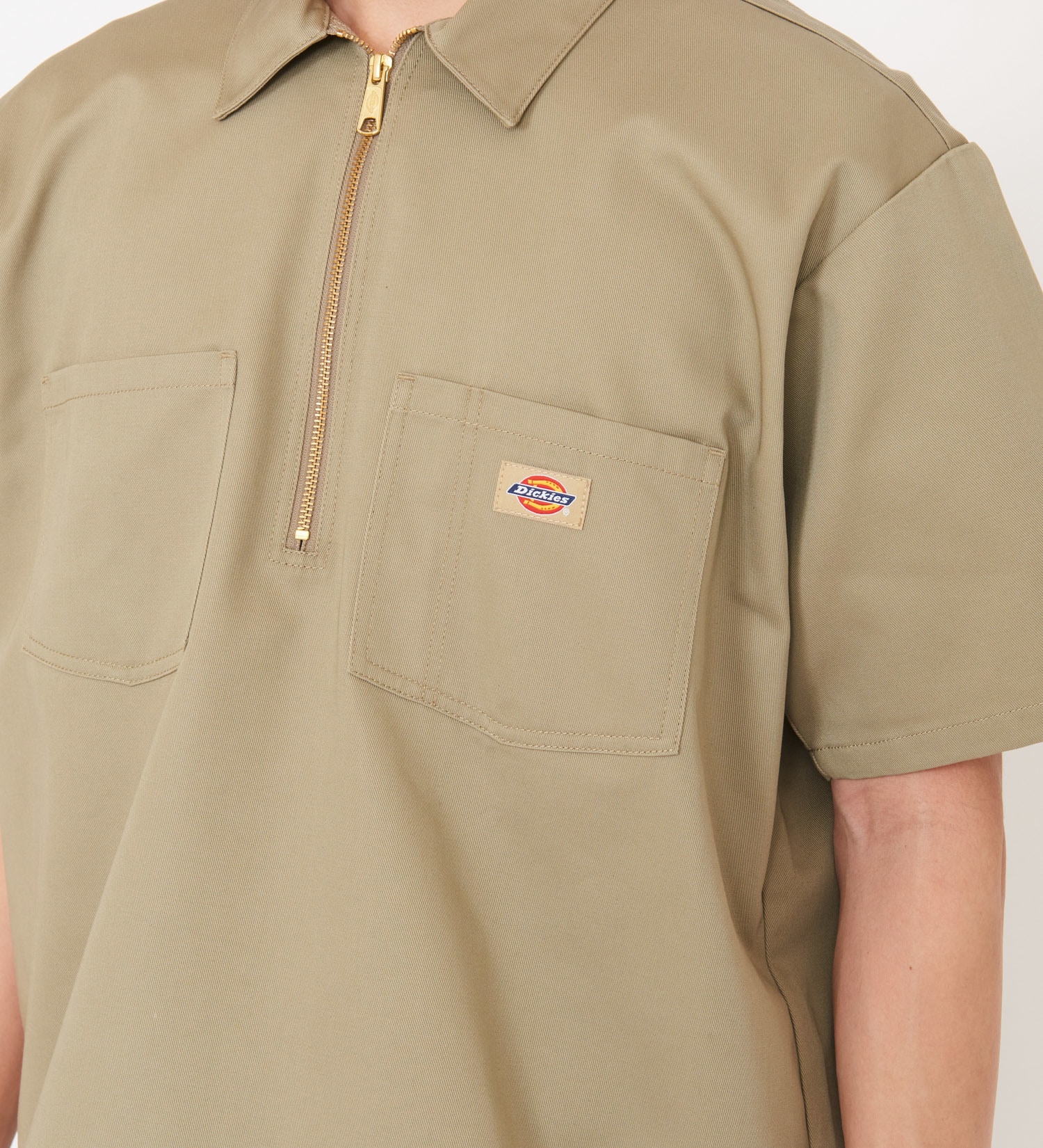 Dickies(ディッキーズ)の【ポイントアップ対象】【Dickies x GORO NAKATSUGAWA】ハーフジップシャツ 半袖|トップス/シャツ/ブラウス/メンズ|カーキ