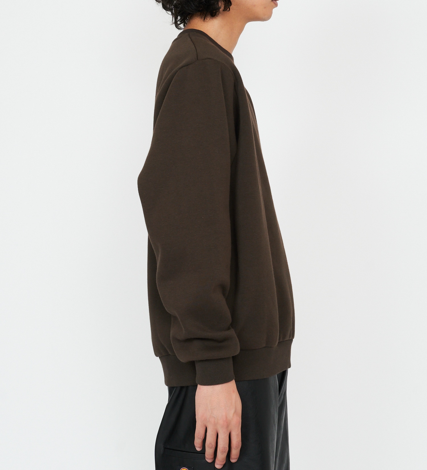 Dickies(ディッキーズ)の刺繍ロゴクルーネックスウェット|トップス/スウェット/メンズ|ダークブラウン
