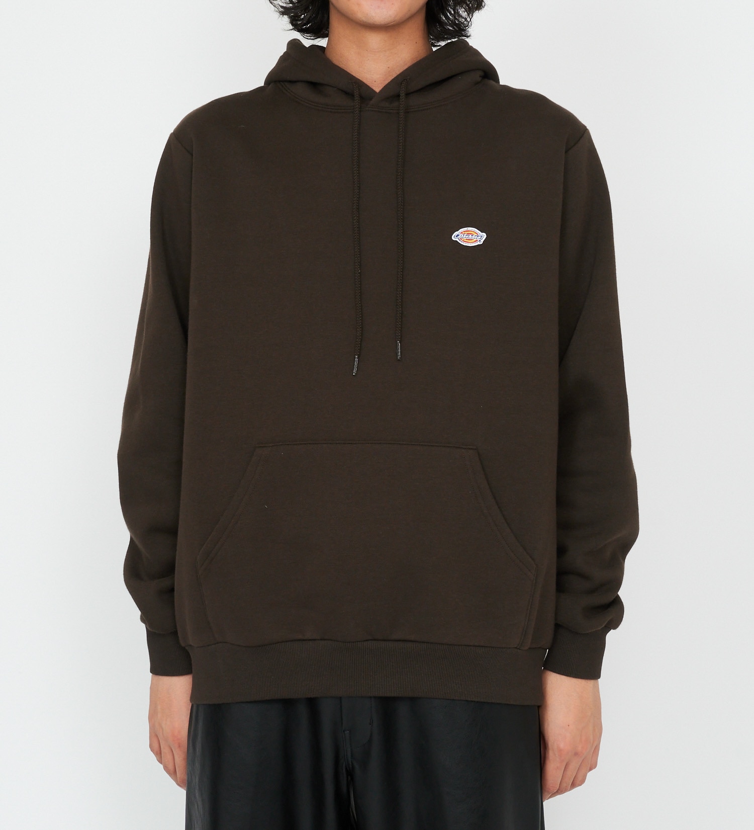 Dickies(ディッキーズ)の刺繍ロゴフーディ|トップス/パーカー/メンズ|ダークブラウン