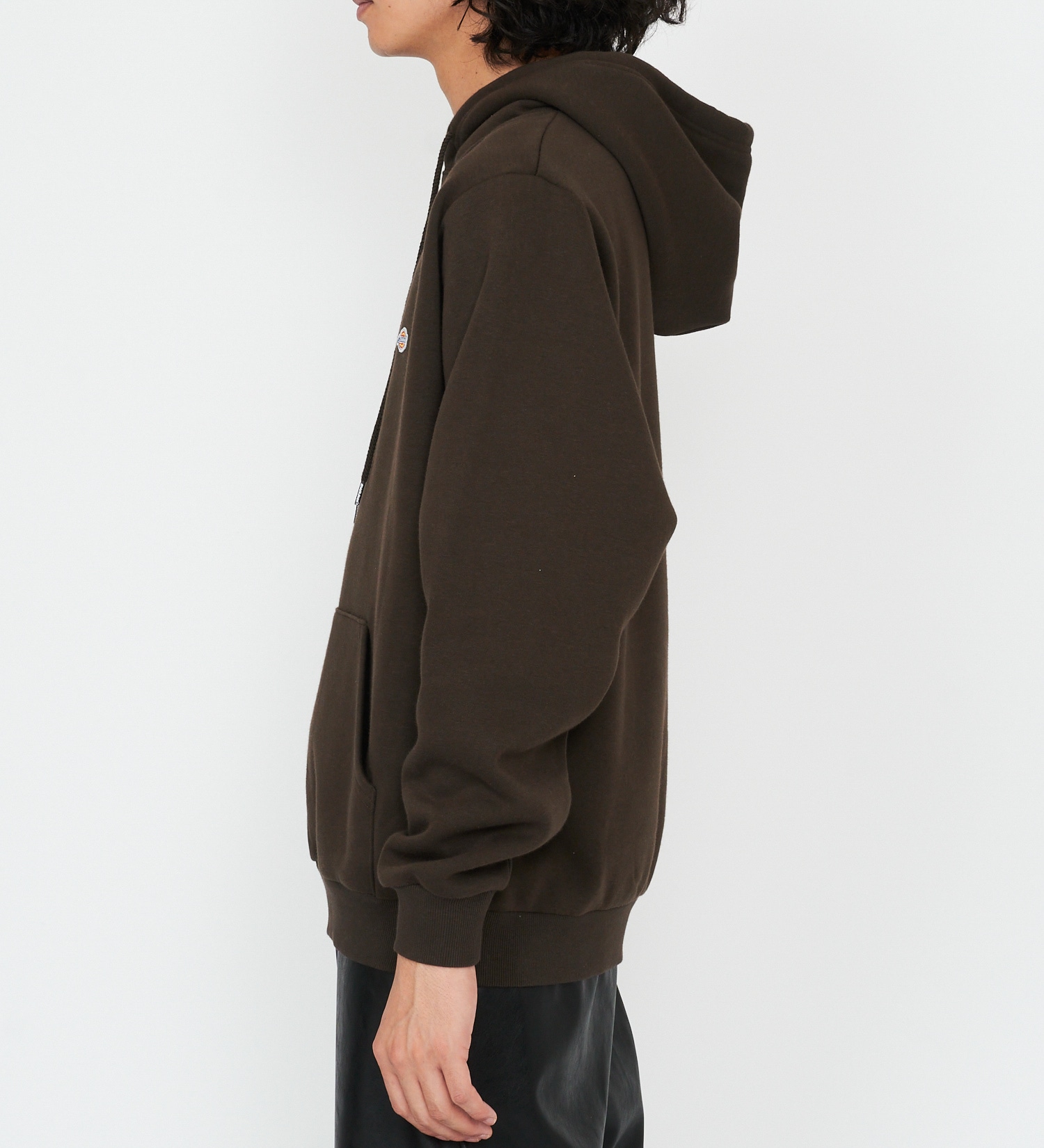 Dickies(ディッキーズ)の刺繍ロゴフーディ|トップス/パーカー/メンズ|ダークブラウン