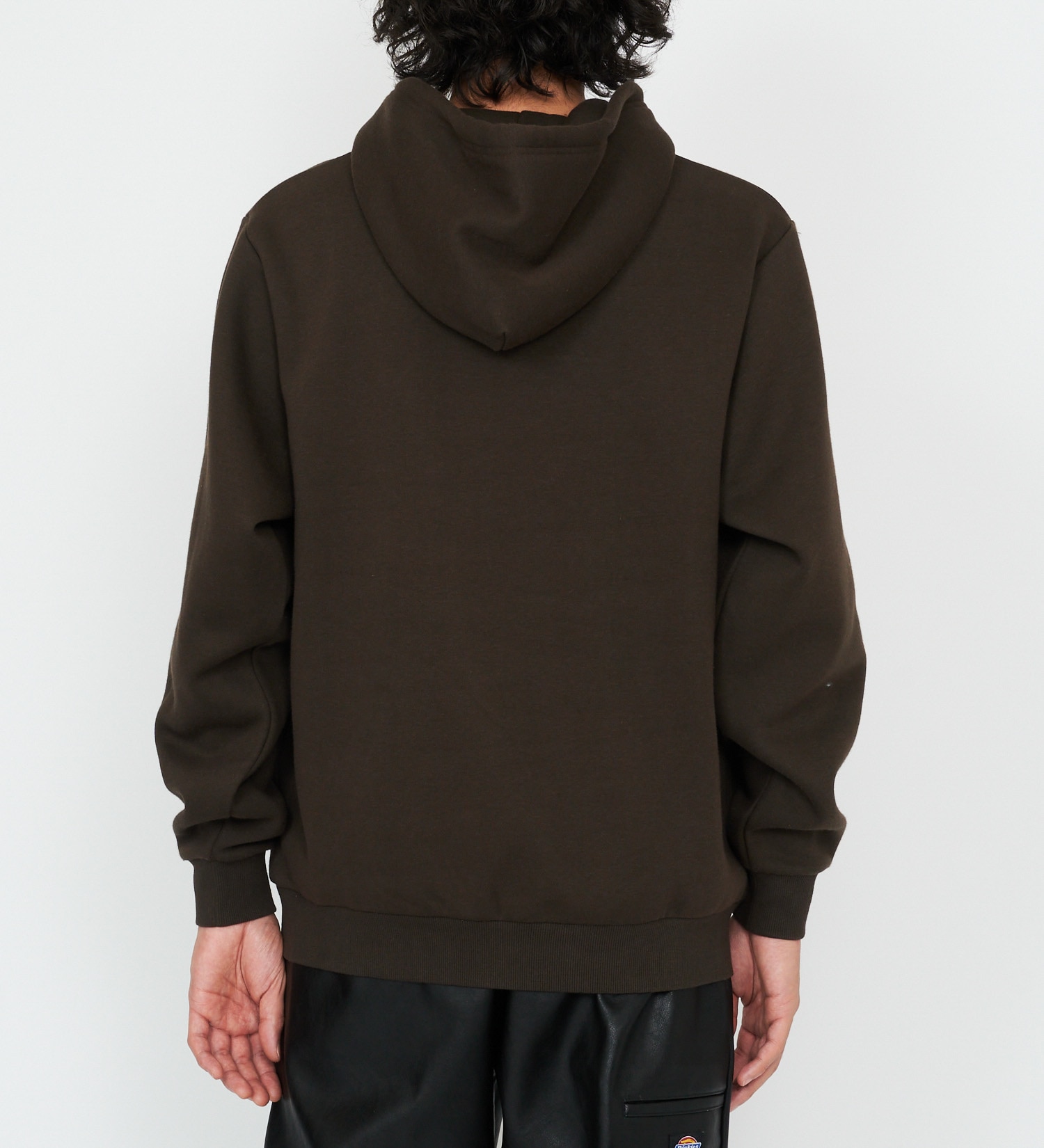 Dickies(ディッキーズ)の刺繍ロゴフーディ|トップス/パーカー/メンズ|ダークブラウン