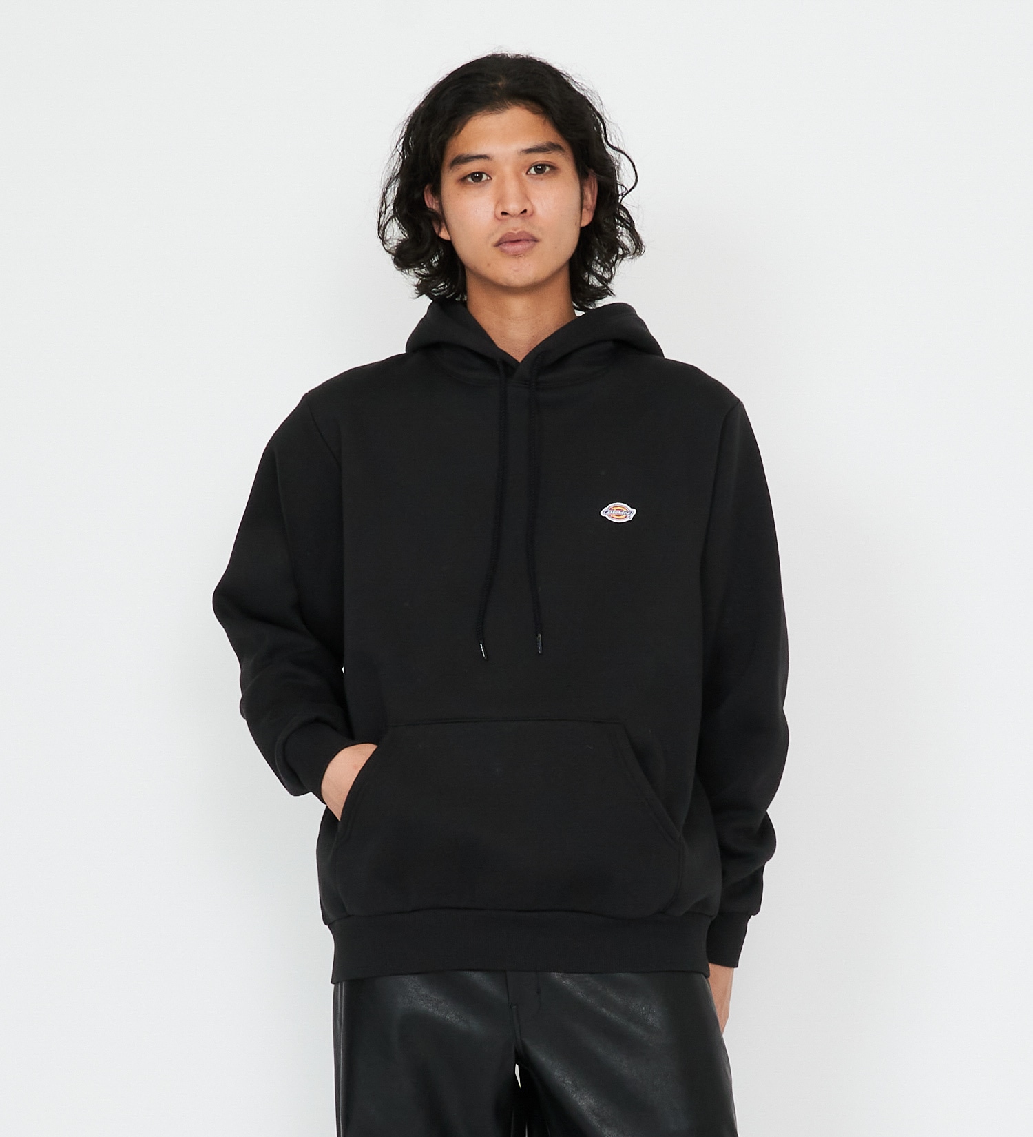 Dickies(ディッキーズ)の刺繍ロゴフーディ|トップス/パーカー/メンズ|ブラック