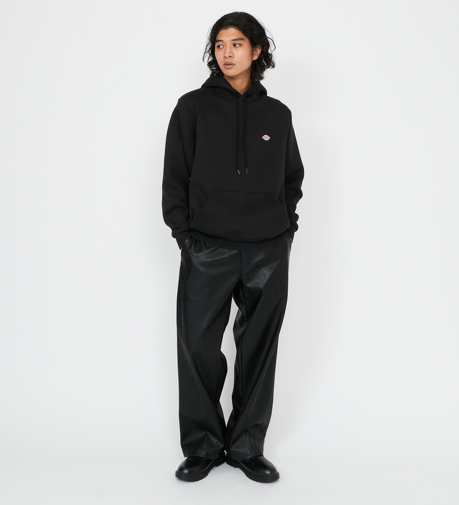 Dickies(ディッキーズ)の刺繍ロゴフーディ|トップス/パーカー/メンズ|ブラック