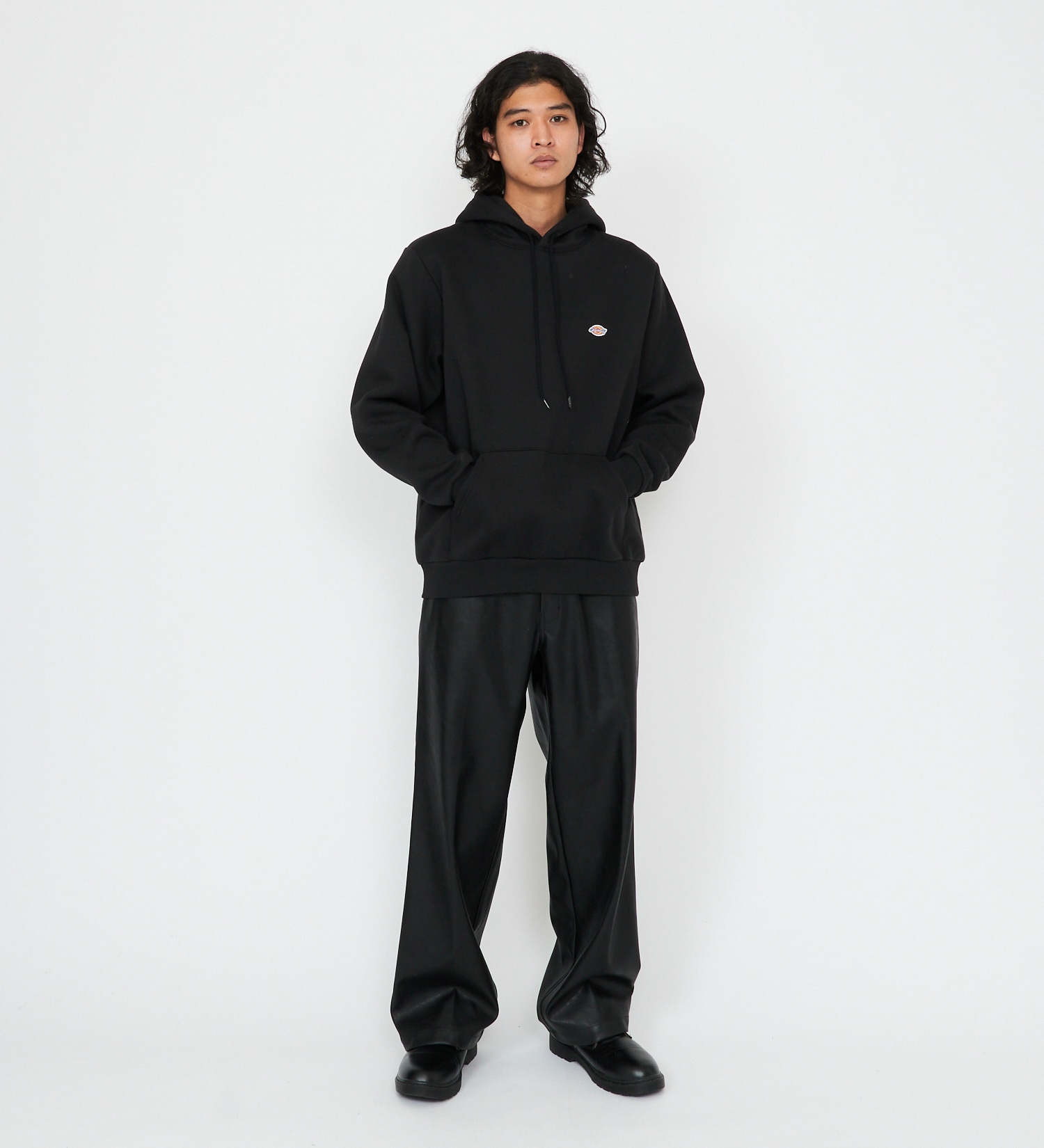 Dickies(ディッキーズ)の刺繍ロゴフーディ|トップス/パーカー/メンズ|ブラック