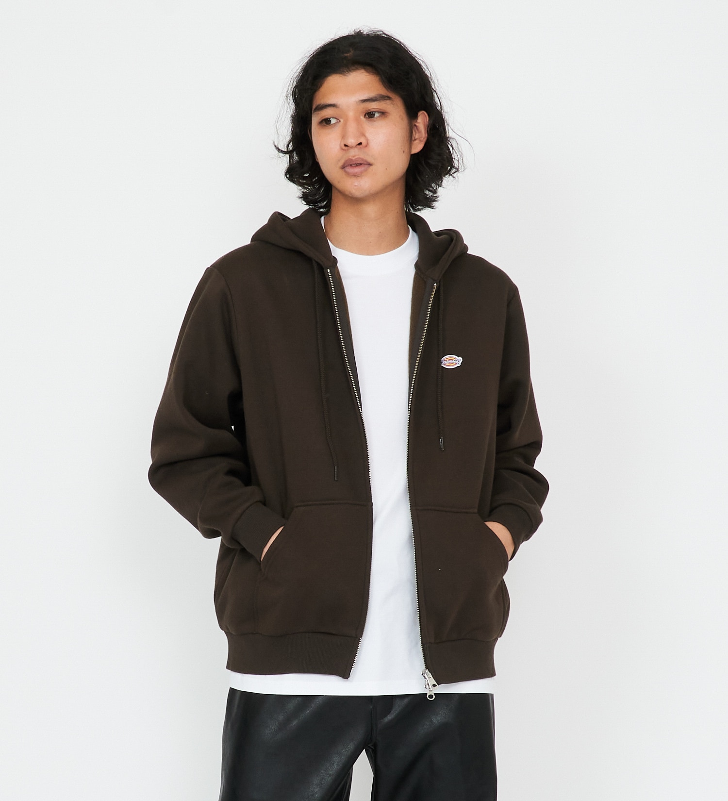 Dickies(ディッキーズ)の刺繍ロゴジップパーカー|トップス/パーカー/メンズ|ダークブラウン
