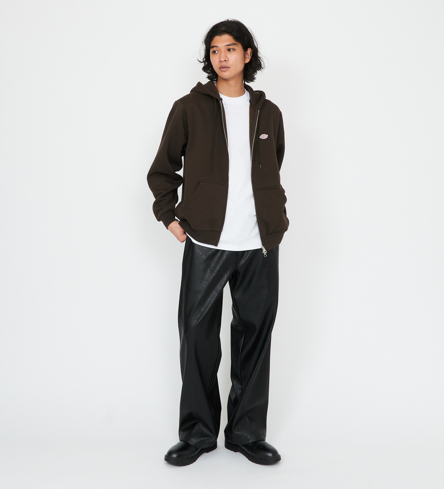 Dickies(ディッキーズ)の刺繍ロゴジップパーカー|トップス/パーカー/メンズ|ダークブラウン