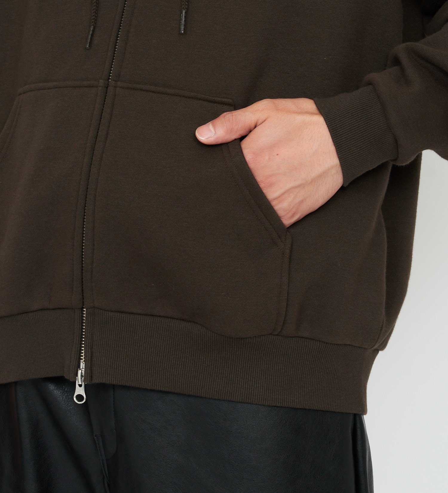 Dickies(ディッキーズ)の刺繍ロゴジップパーカー|トップス/パーカー/メンズ|ダークブラウン