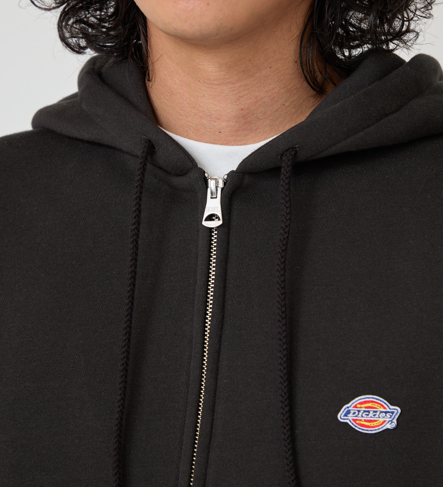 Dickies(ディッキーズ)の刺繍ロゴジップパーカー|トップス/パーカー/メンズ|ブラック