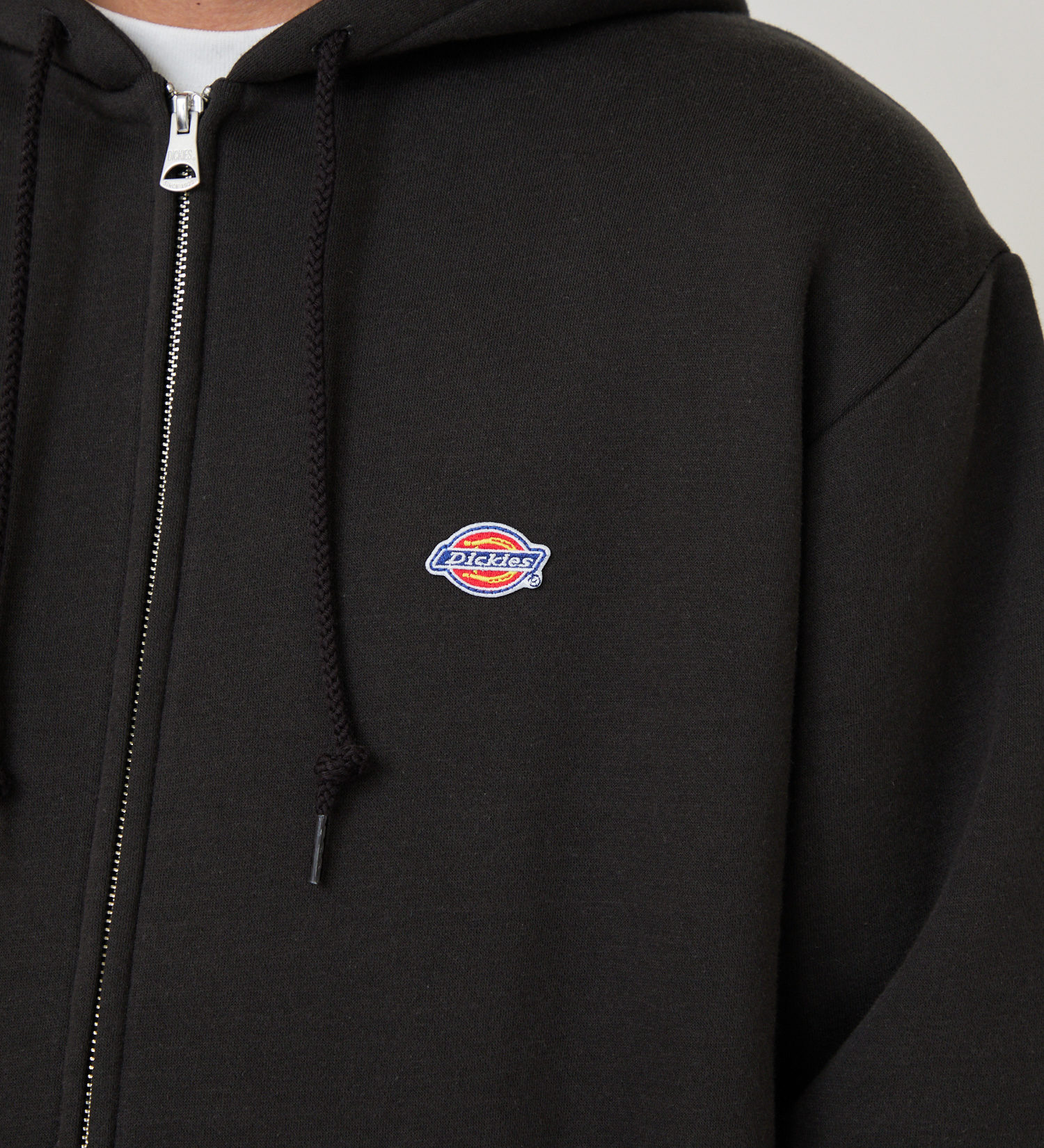 Dickies(ディッキーズ)の刺繍ロゴジップパーカー|トップス/パーカー/メンズ|ブラック