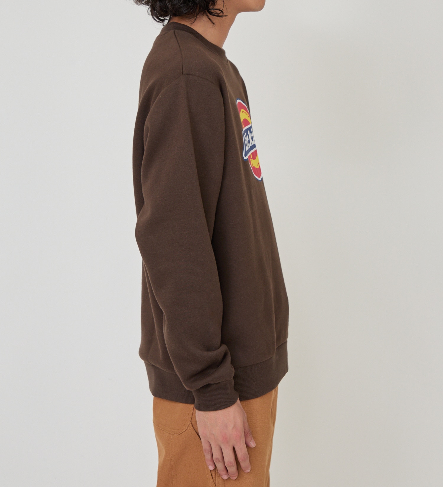 Dickies(ディッキーズ)のロゴクルーネックスウェット|トップス/スウェット/メンズ|ダークブラウン