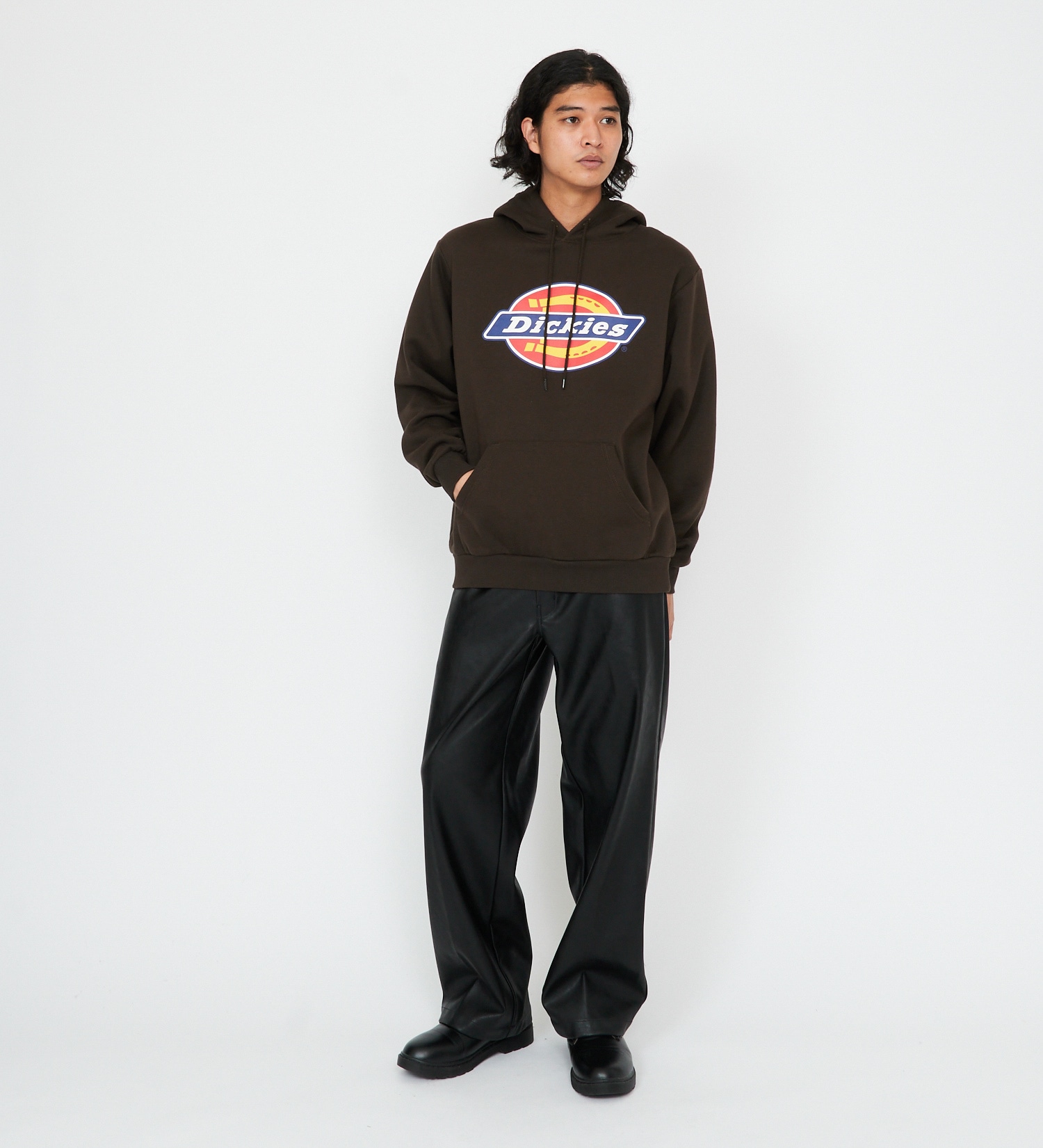 Dickies(ディッキーズ)のロゴフーディ|トップス/パーカー/メンズ|ダークブラウン