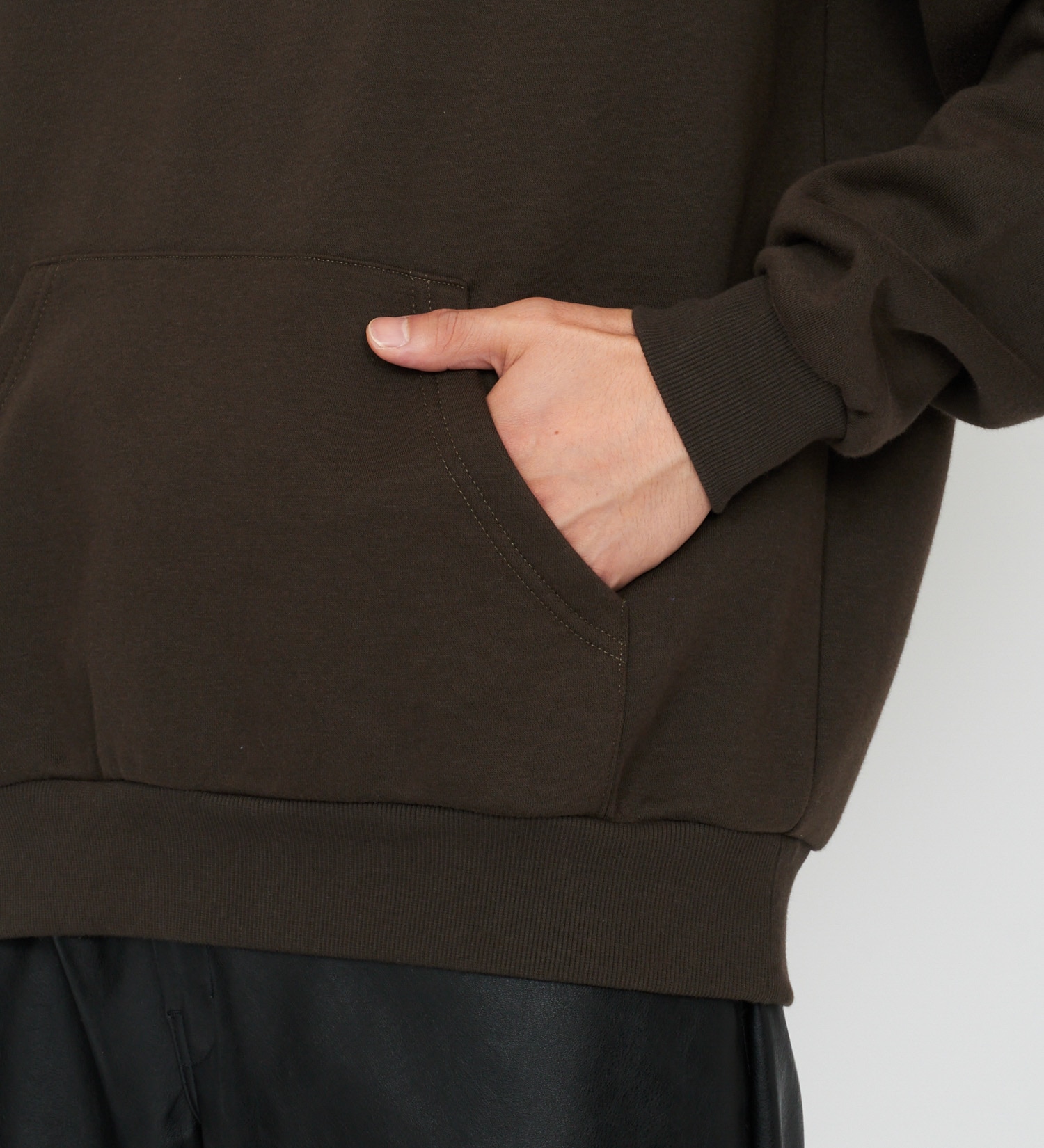 Dickies(ディッキーズ)のロゴフーディ|トップス/パーカー/メンズ|ダークブラウン
