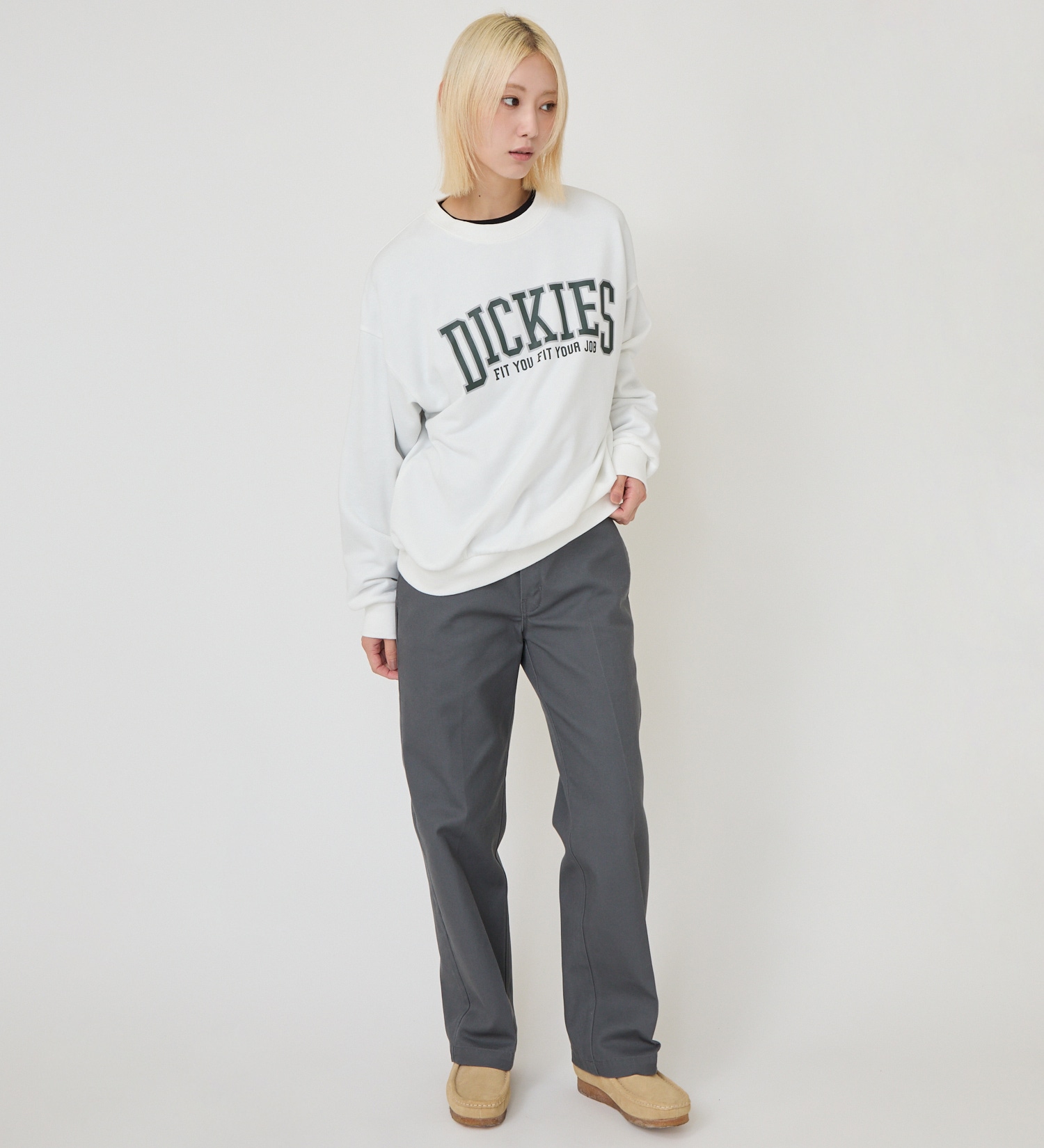 Dickies(ディッキーズ)のカレッジロゴスウェット|トップス/スウェット/レディース|ホワイト