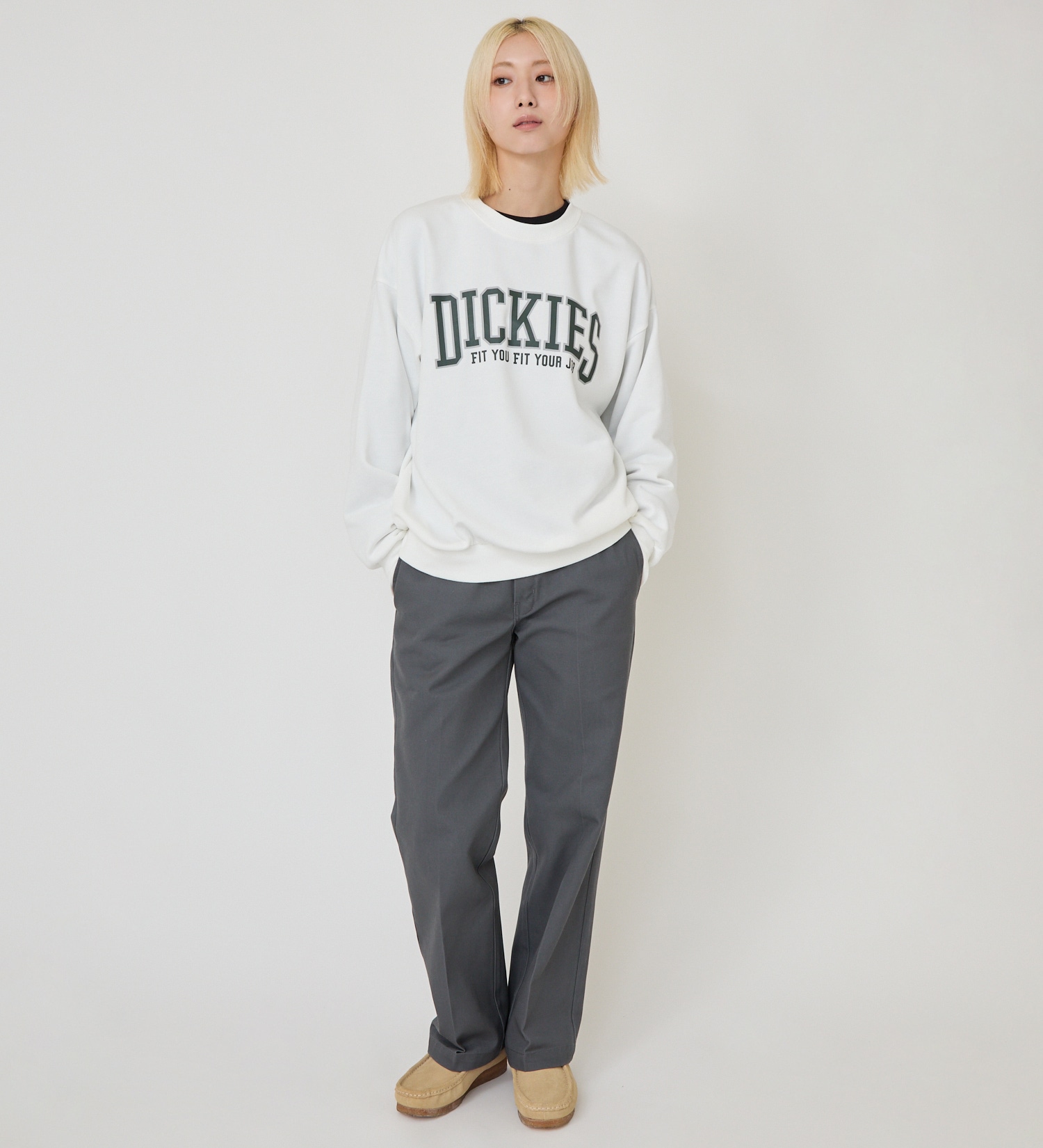 Dickies(ディッキーズ)のカレッジロゴスウェット|トップス/スウェット/レディース|ホワイト