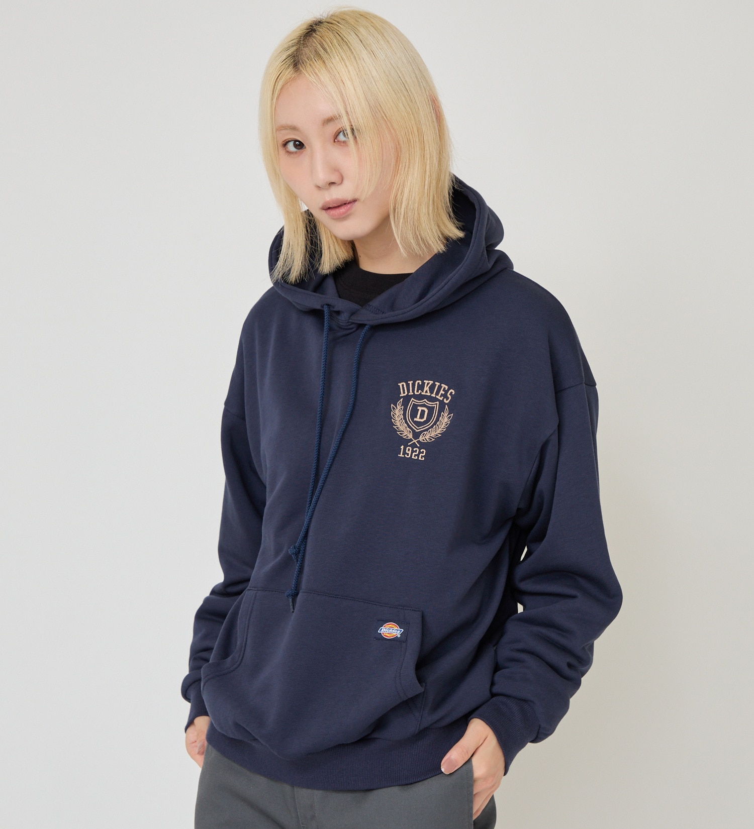 Dickies(ディッキーズ)のカレッジロゴフーディー|トップス/パーカー/レディース|ネイビー