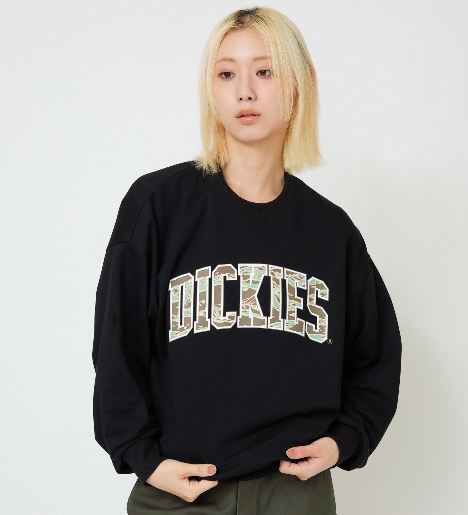 Dickies(ディッキーズ)のタイガーカモスウェット|トップス/スウェット/レディース|ブラック