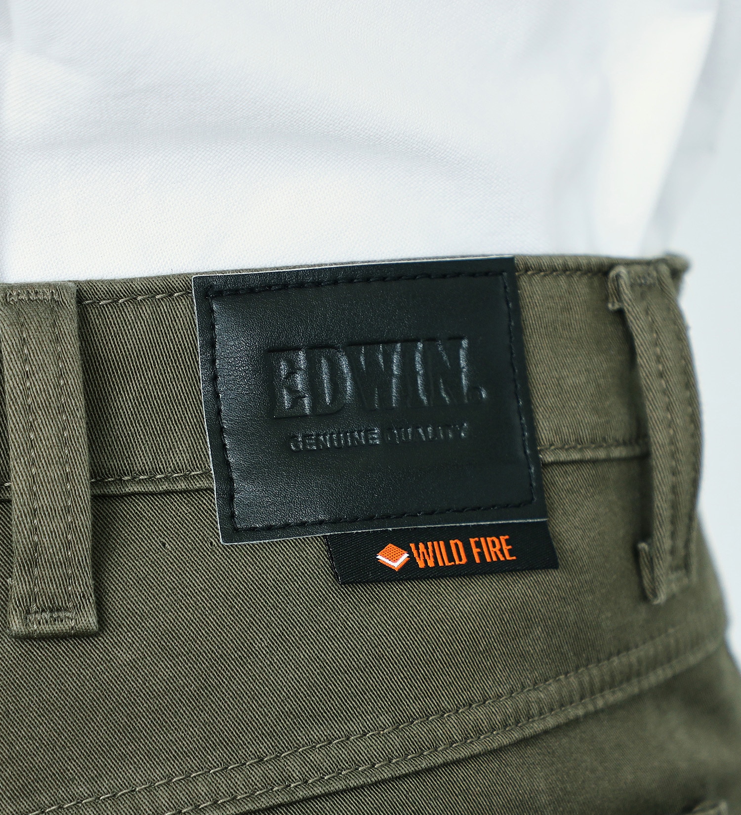 EDWIN(エドウイン)の【BLACKFRIDAY】暖かムレない快適 3層構造 EDWIN WILD FIRE レギュラーストレートパンツ【暖】|パンツ/デニムパンツ/メンズ|オリーブ