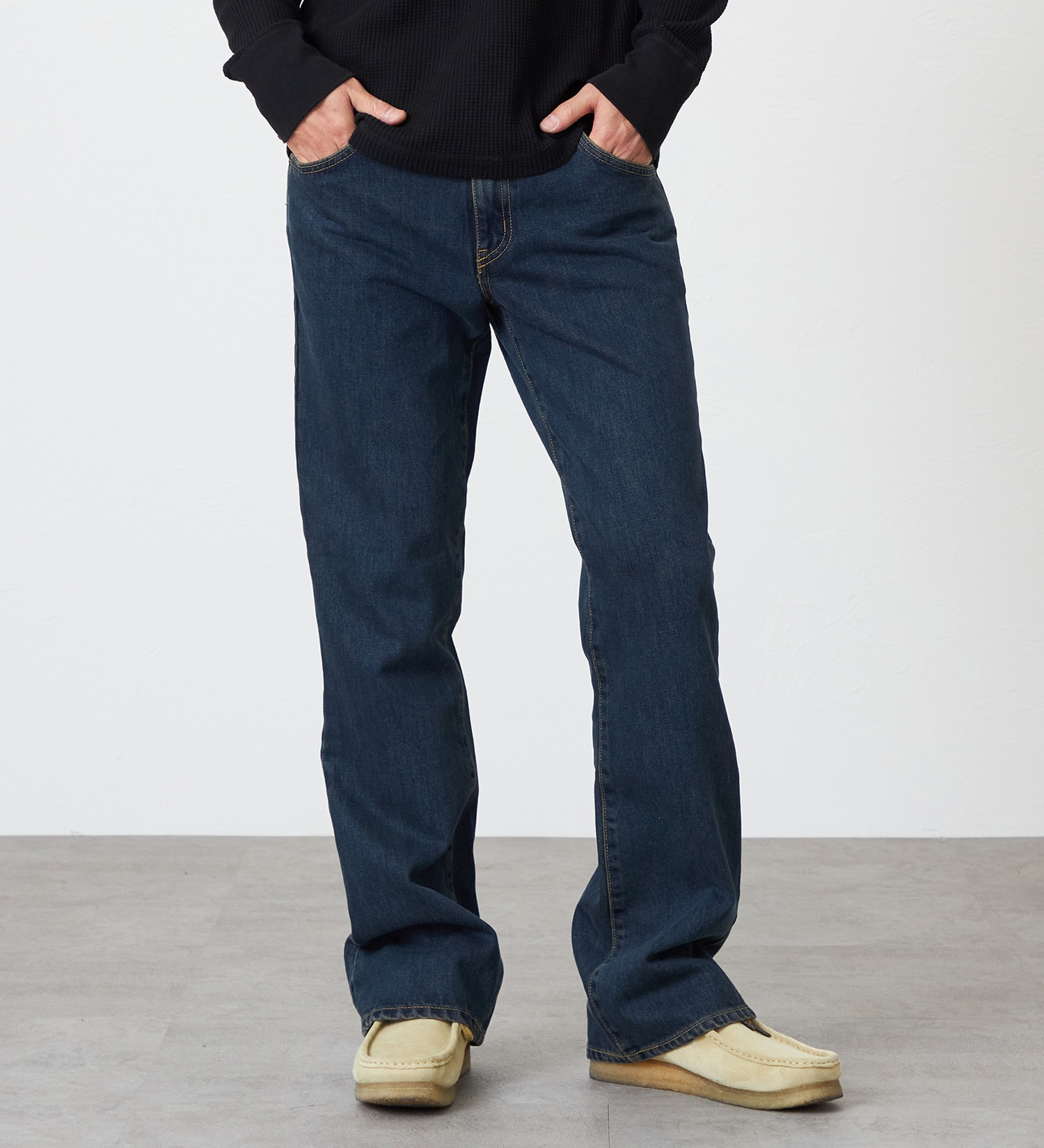 EDWIN(エドウイン)の【裾上げ無料】インターナショナルベーシック 401 ブーツカット デニムパンツ ジーンズ|パンツ/デニム / ジーンズパンツ/メンズ|中色ブルー