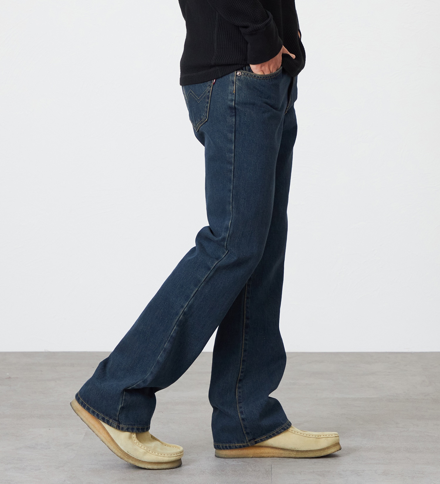 EDWIN(エドウイン)の【裾上げ無料】インターナショナルベーシック 401 ブーツカット デニムパンツ ジーンズ|パンツ/デニム / ジーンズパンツ/メンズ|中色ブルー